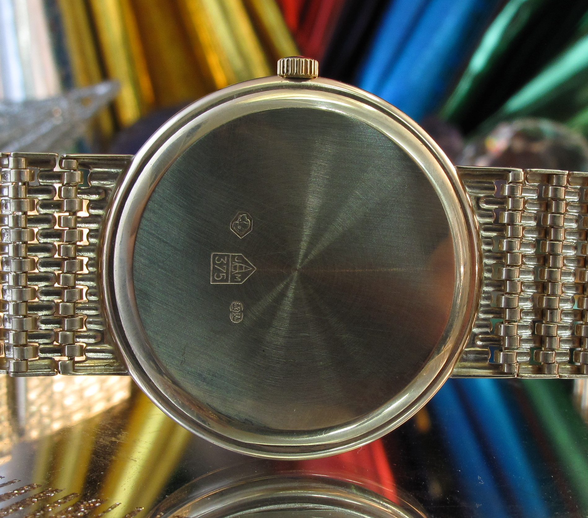 Rolex sub gold black Movements (8 of 36).jpg