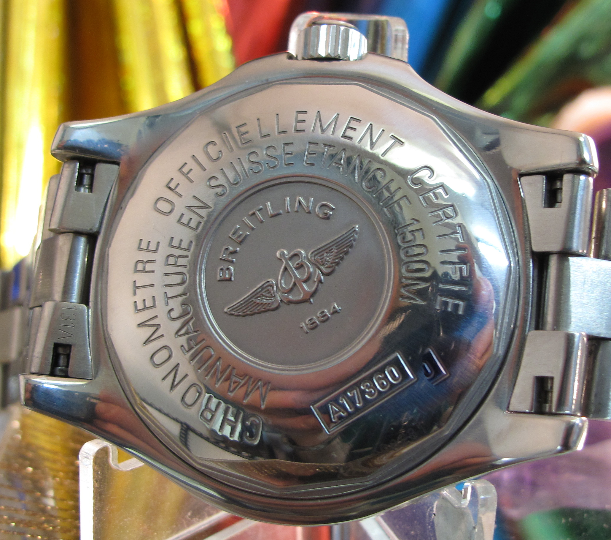 Rolex sub gold black Movements (4 of 18).jpg