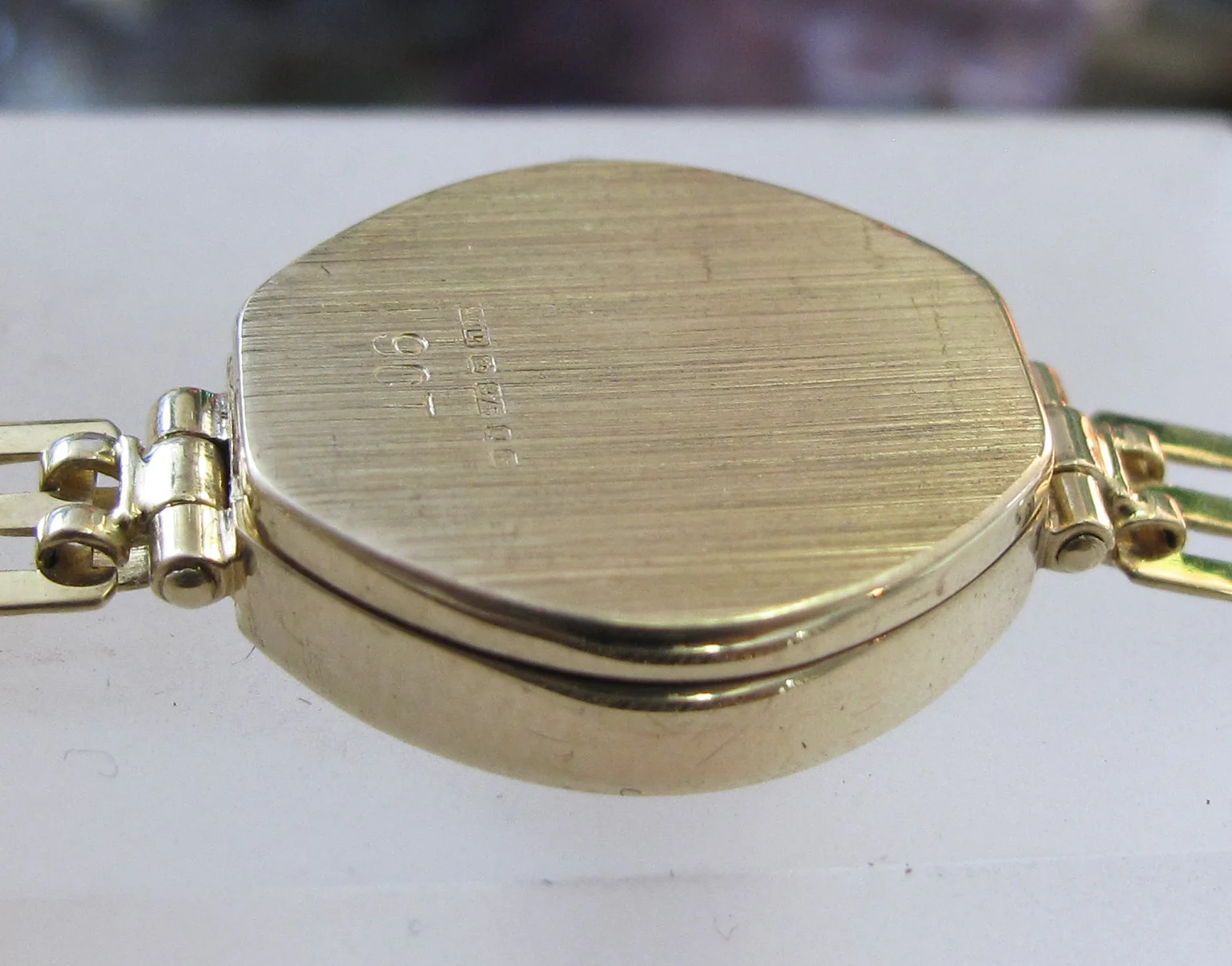 Rolex sub gold black Movements (18 of 25).jpg