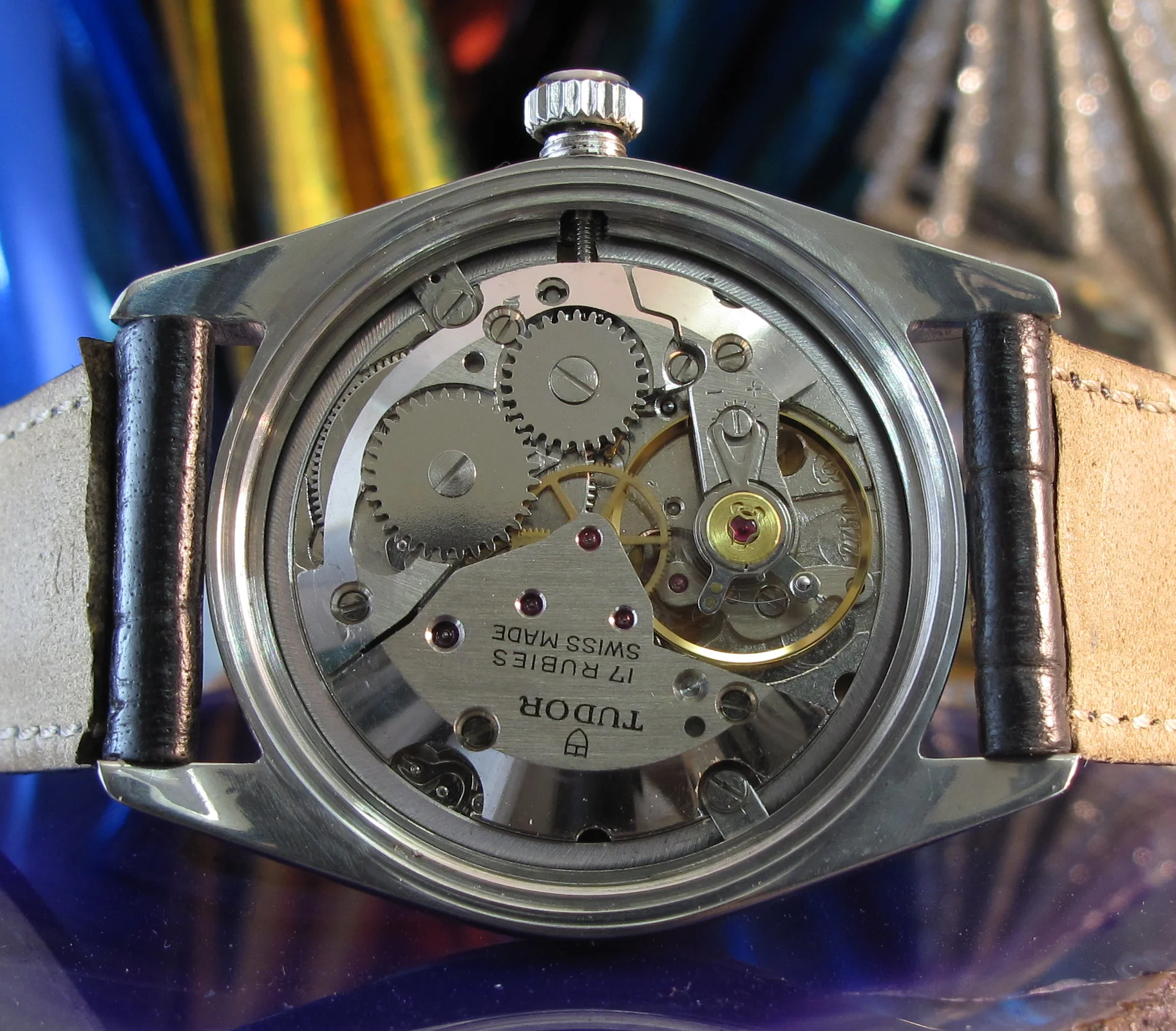 Rolex sub gold black Movements (5 of 49).jpg