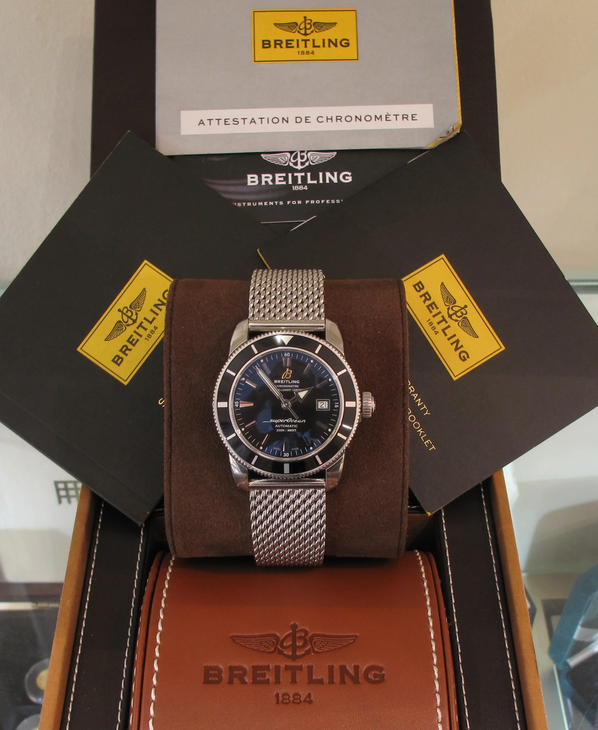 Rolex sub gold black Movements (1 of 49).jpg