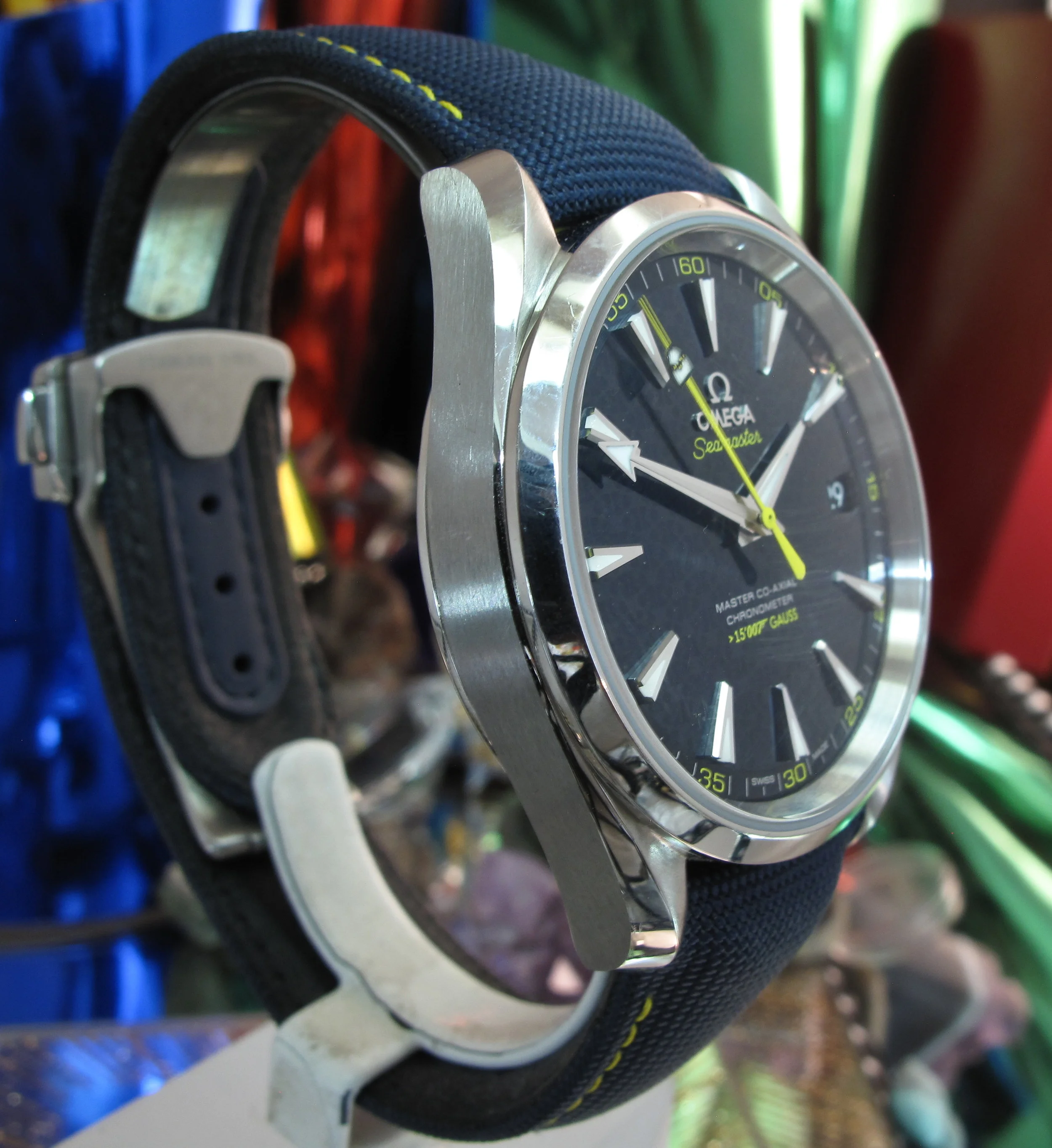 Rolex sub gold black Movements (40 of 49).jpg