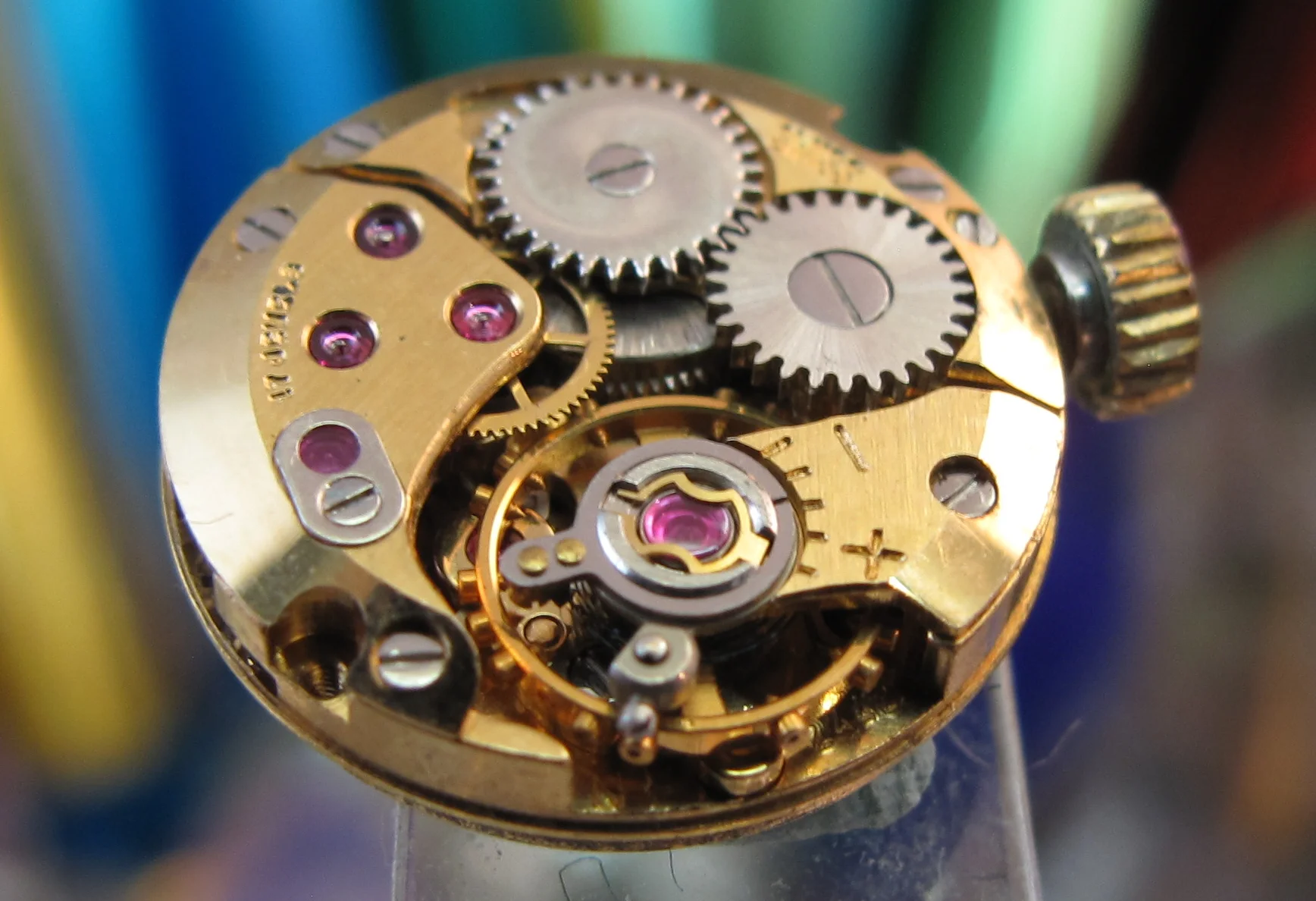Rolex sub gold black Movements (53 of 105).jpg