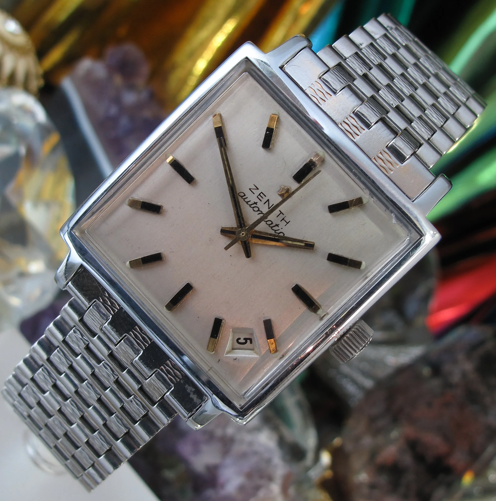 Rolex sub gold black Movements (2 of 5).jpg