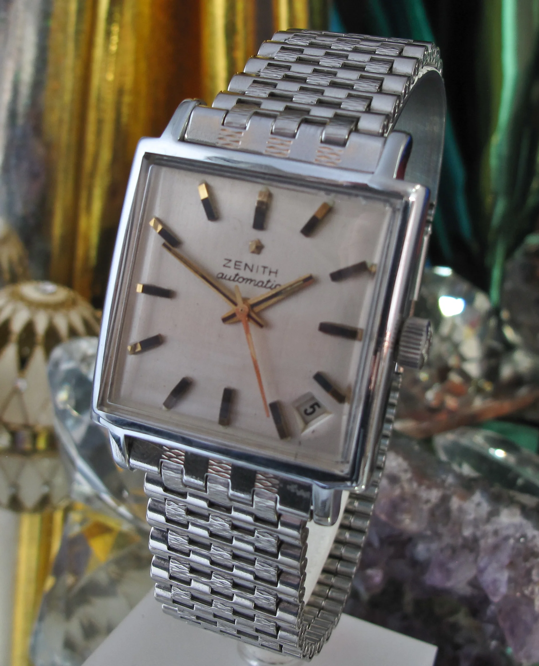 Rolex sub gold black Movements (3 of 62).jpg