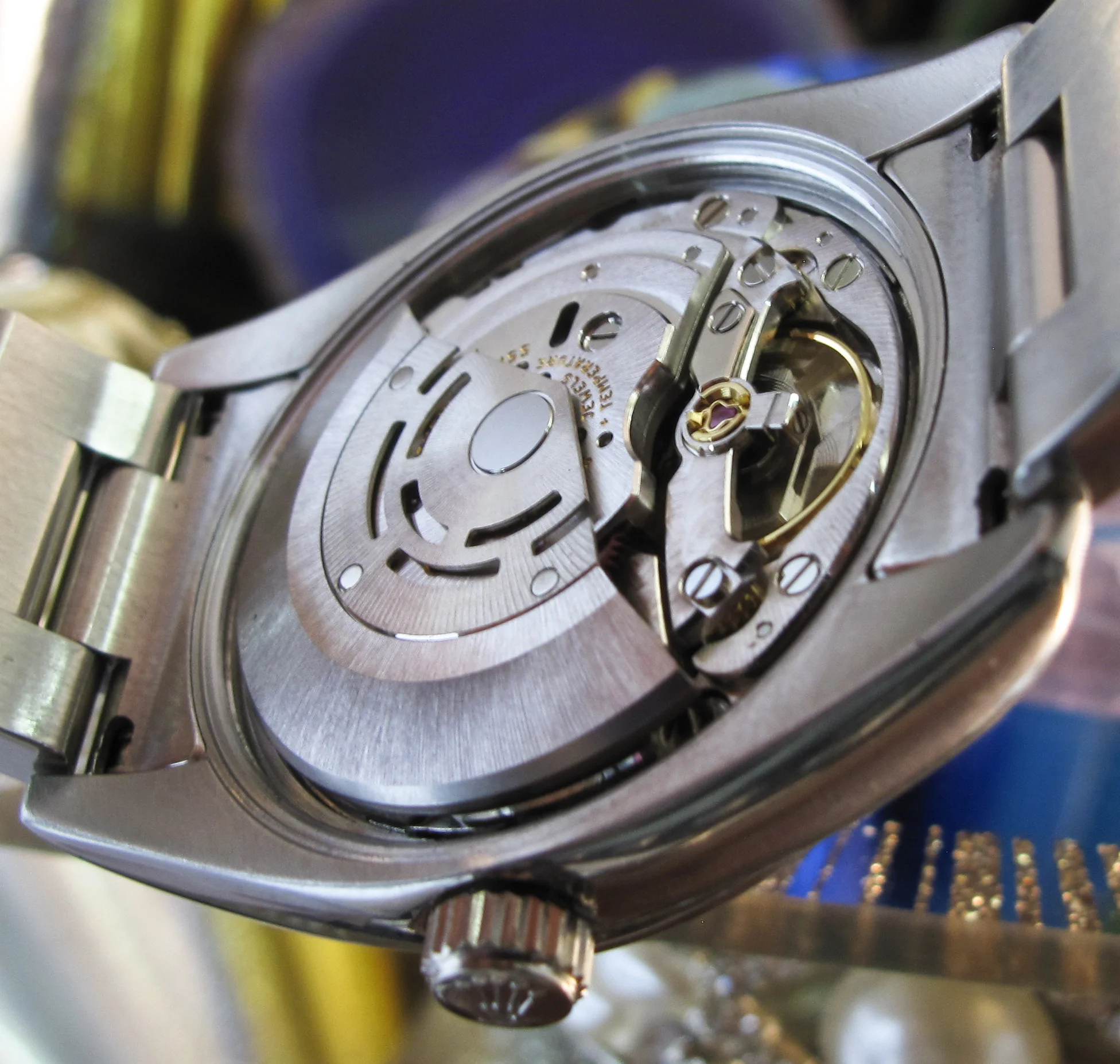 Rolex sub gold black Movements (26 of 49).jpg