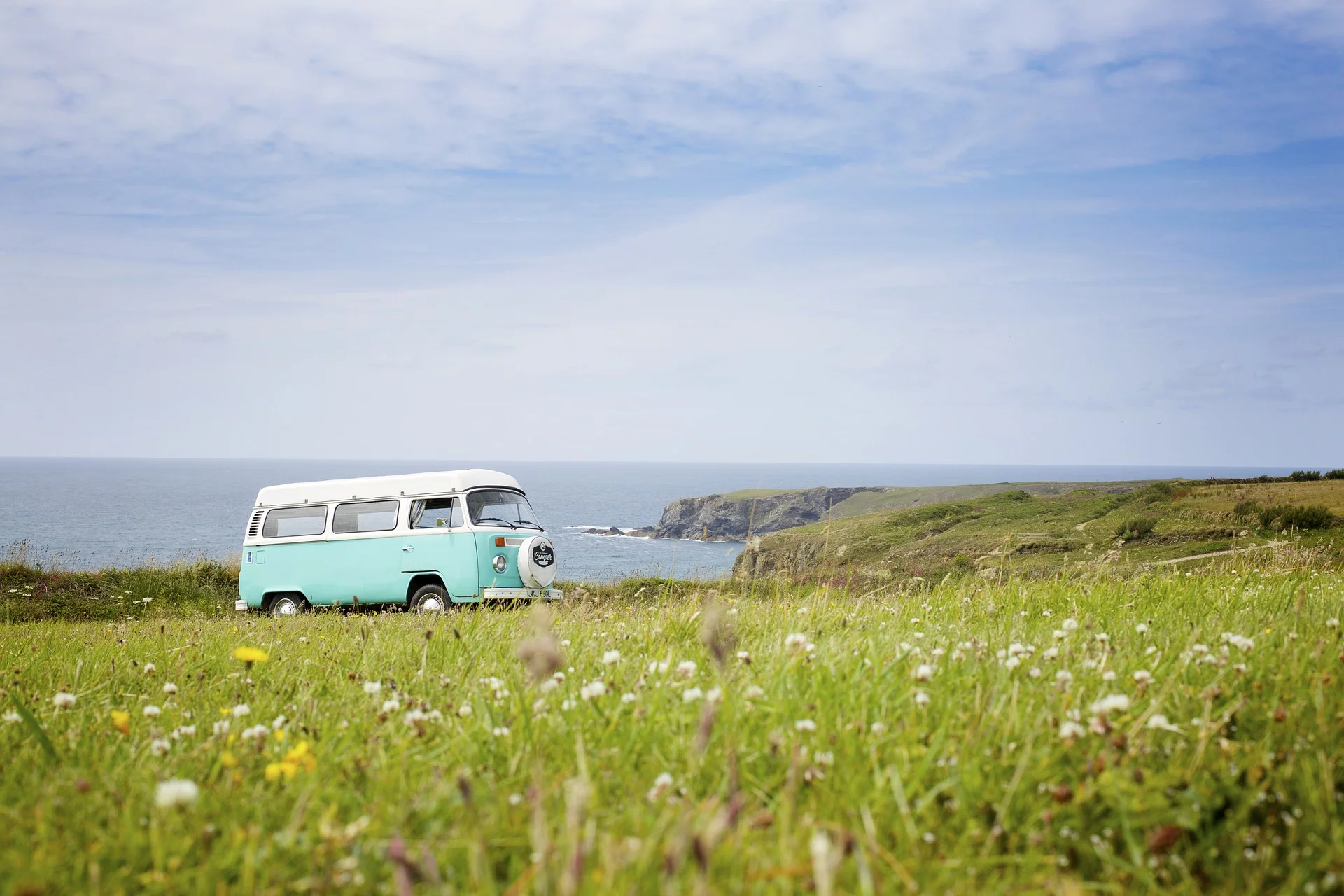 vw-bus-1845719_1920.jpg