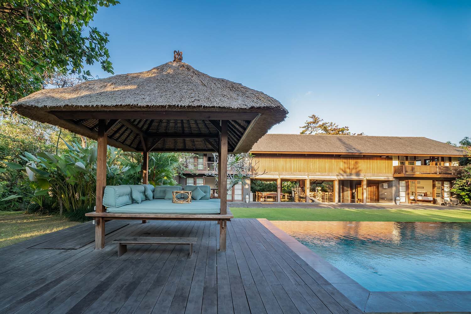 villa pool.jpg