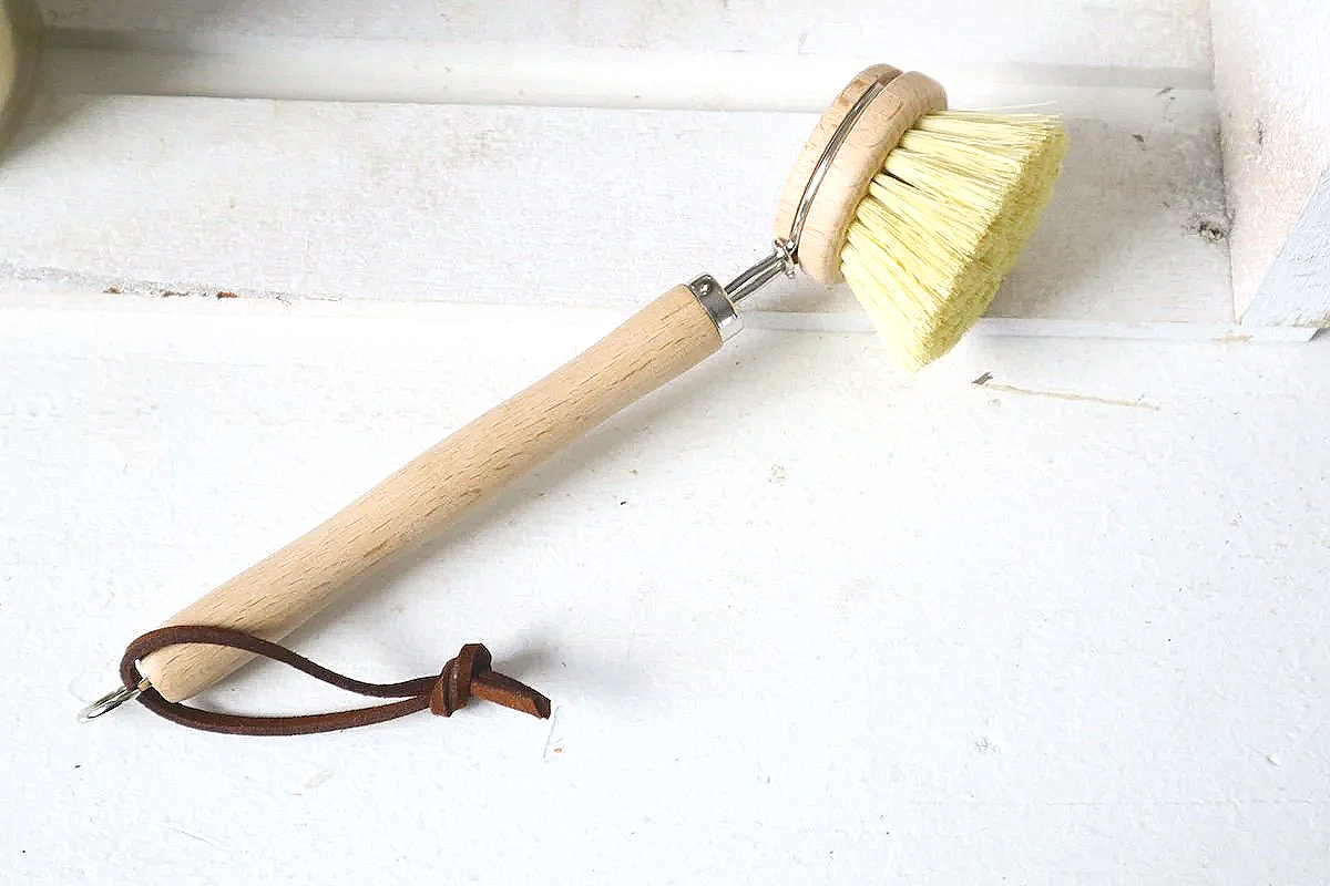 Dish+Brush.png