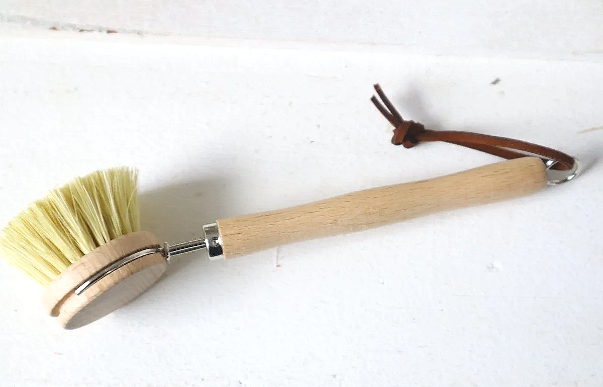 farm+dish+brush.png