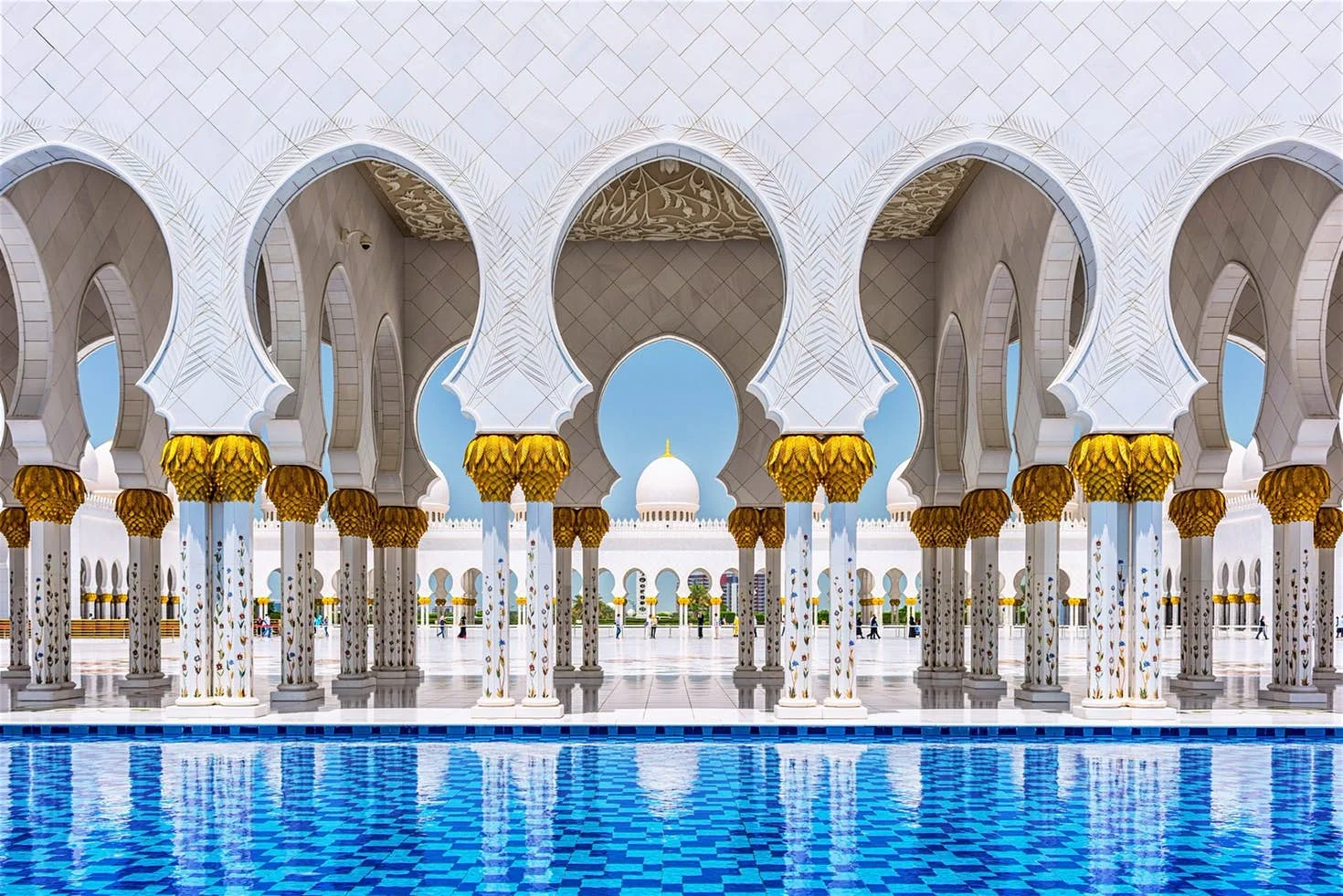 Sheikh-Zayed-Grand-Mosque-Abu-Dhah-All World Journeys