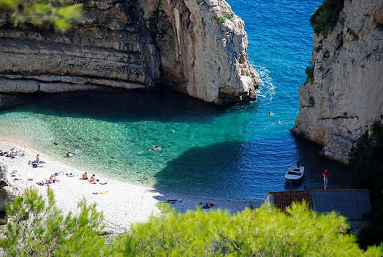 stiniva-beach