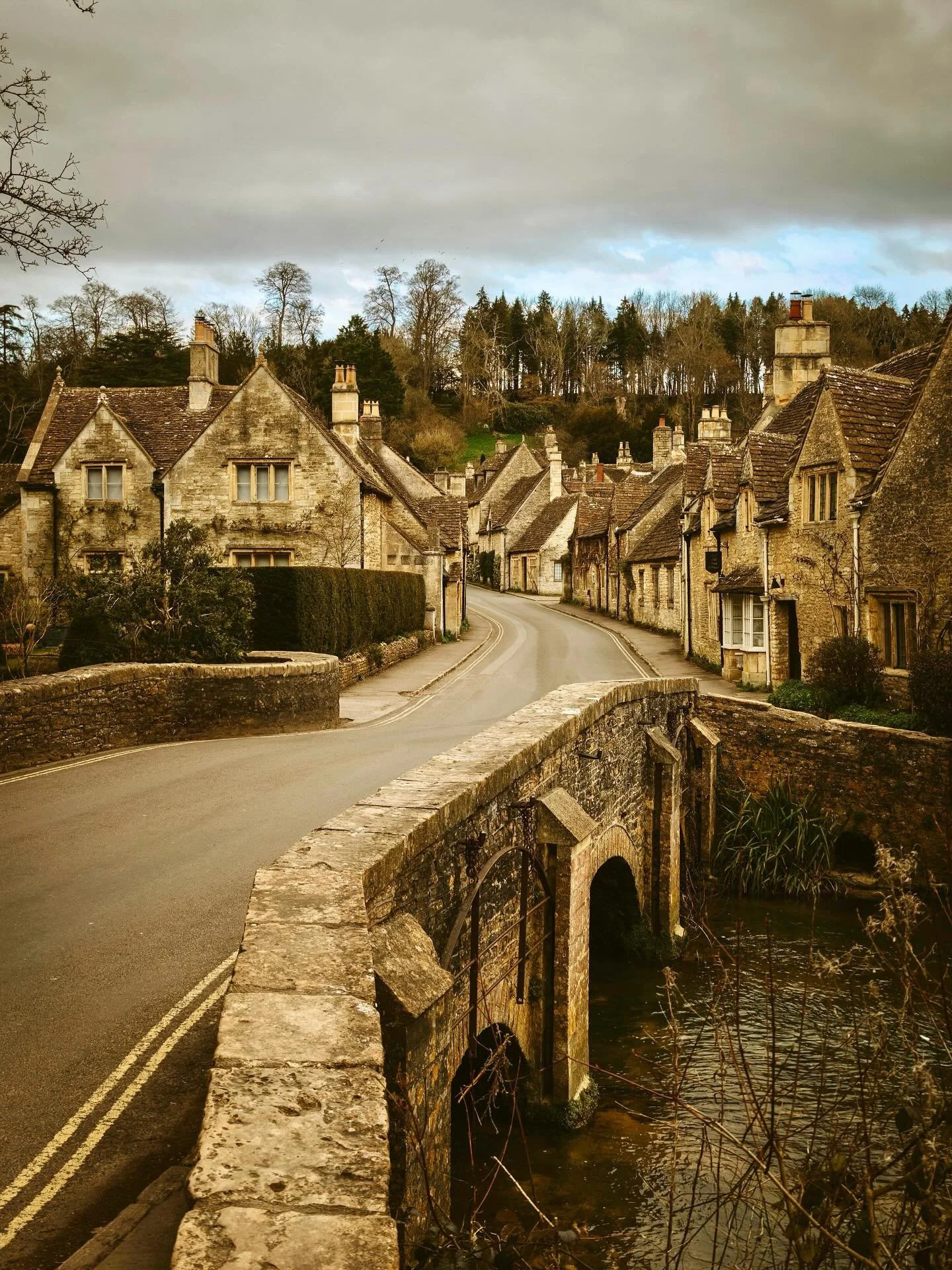 If your heart longs for winding country roads, timeless villages, and the quiet magic of England&rsquo;s countryside &mdash; the Cotswolds is calling. Let me help you answer. ✨ DM me to book your escape. #AllWorldJourneys #travelplanner #traveladviso