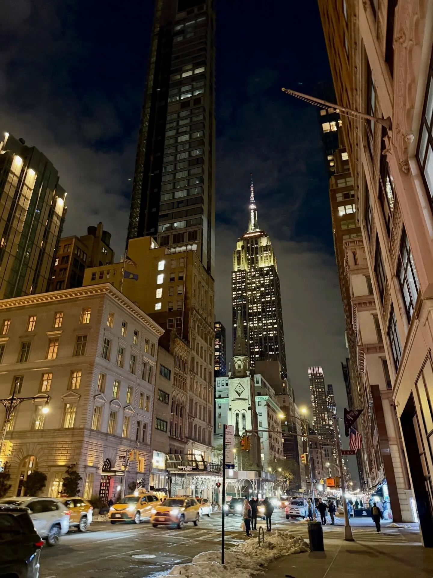 New York at night never gets old.
The energy, the lights, the feeling you&rsquo;re in the centre of it all.
Ready to experience it yourself? Let&rsquo;s plan it.
#allworldjourneys #travelexpert #viptravel #newyork #travelblogger