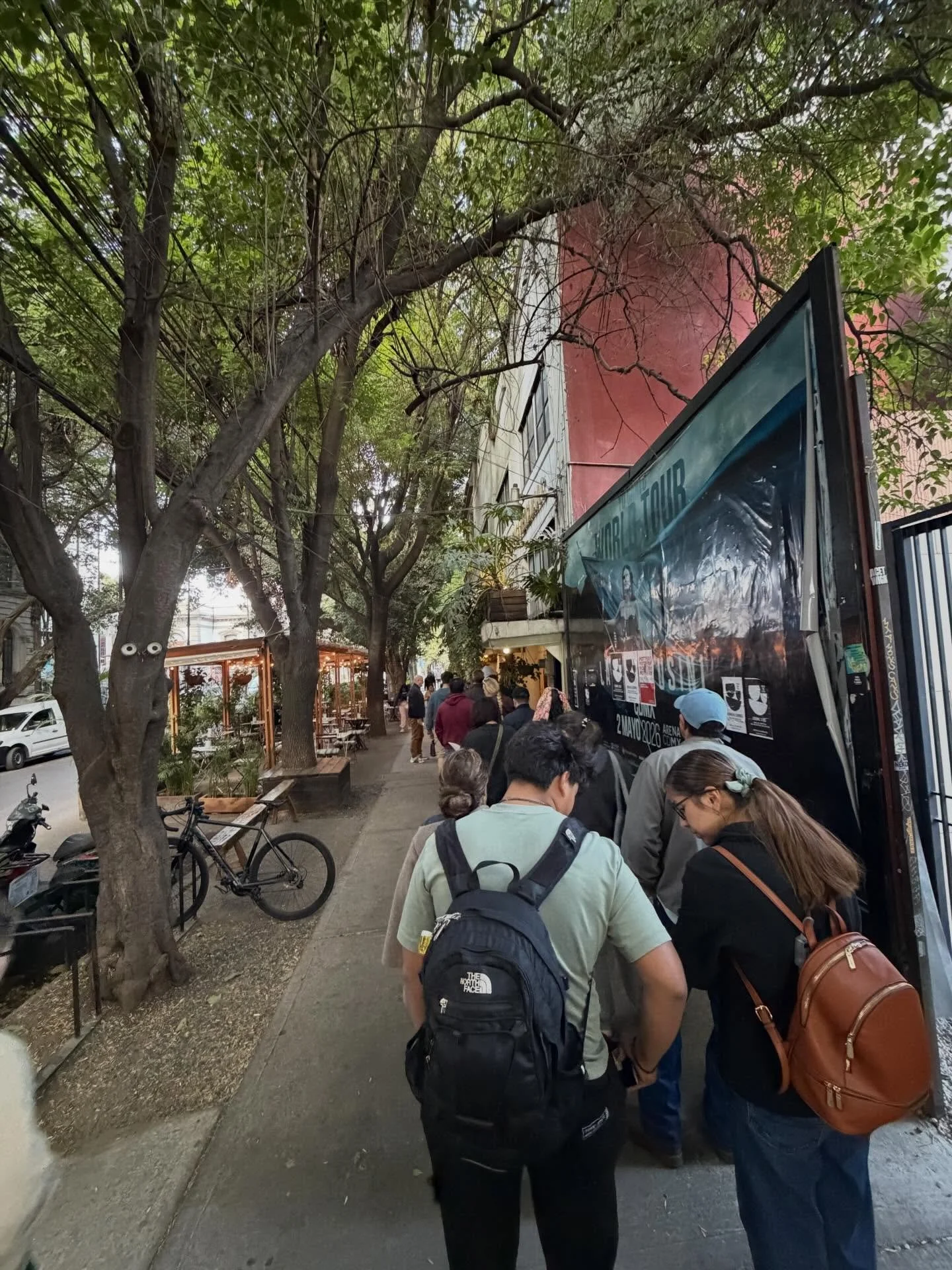 7 AM in Roma Norte 📍 Panader&iacute;a Rosetta
Before the queues, it&rsquo;s just fresh sourdough and quiet CDMX energy. @panaderiarosetta 

This spot is legendary for a reason. Chef Elena Reygadas (named World&rsquo;s Best Female Chef) has turned th