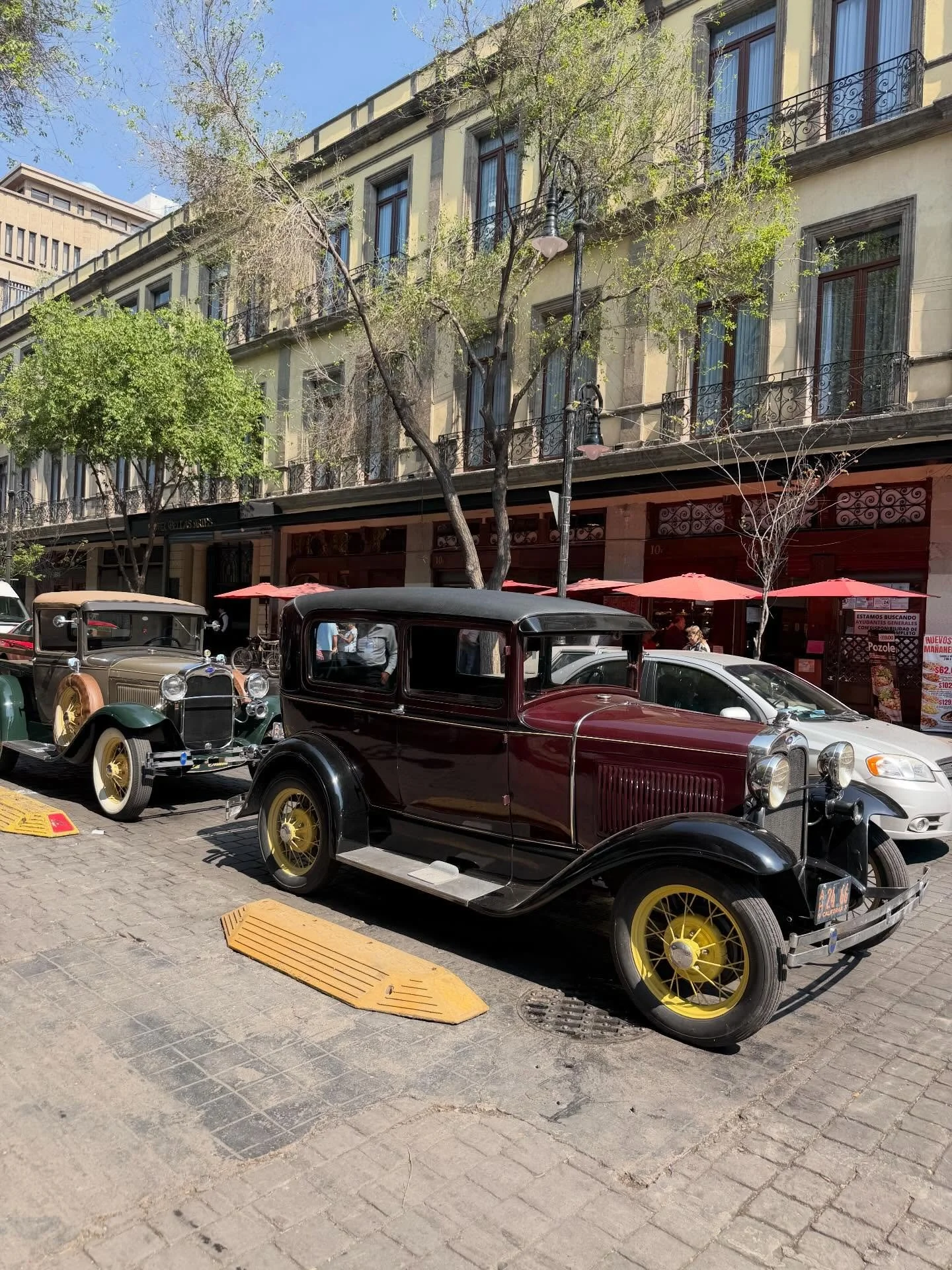 Stumbled across a film shoot while exploring Mexico City and just look at these beautiful classic cars. They really don&rsquo;t make them like this anymore&hellip; absolute works of art.

That&rsquo;s the magic of this city, every day brings somethin