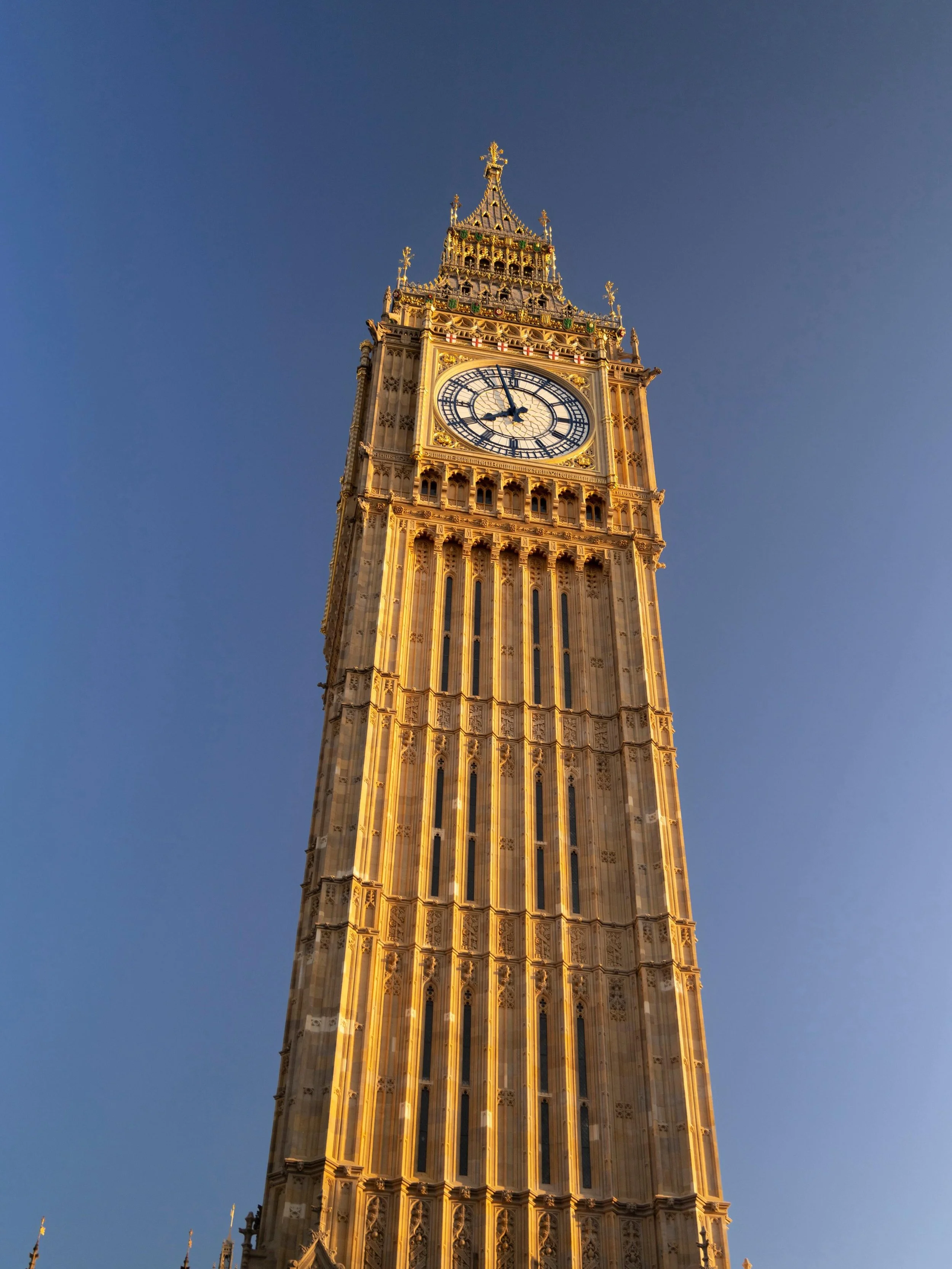 London diaries 🇬🇧✨
Walking past Big Ben, surrounded by centuries of history, iconic streets and endless things to discover. From the architecture to the energy of the city, London really is timeless.

Did you know &ldquo;Big Ben&rdquo; is actually 