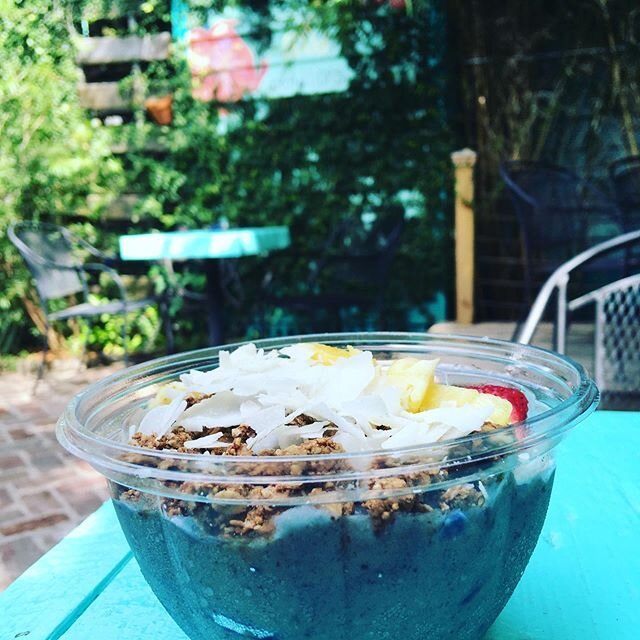 Good for the soul ✌️
Brunch in the dreamy courtyard at @huriyali and a walk around down Charleston.
#charleston #healthylifestyle #eatrealfood #goodforthesoul #backtonormal #getoutside #thegreatawakening #sovereignty