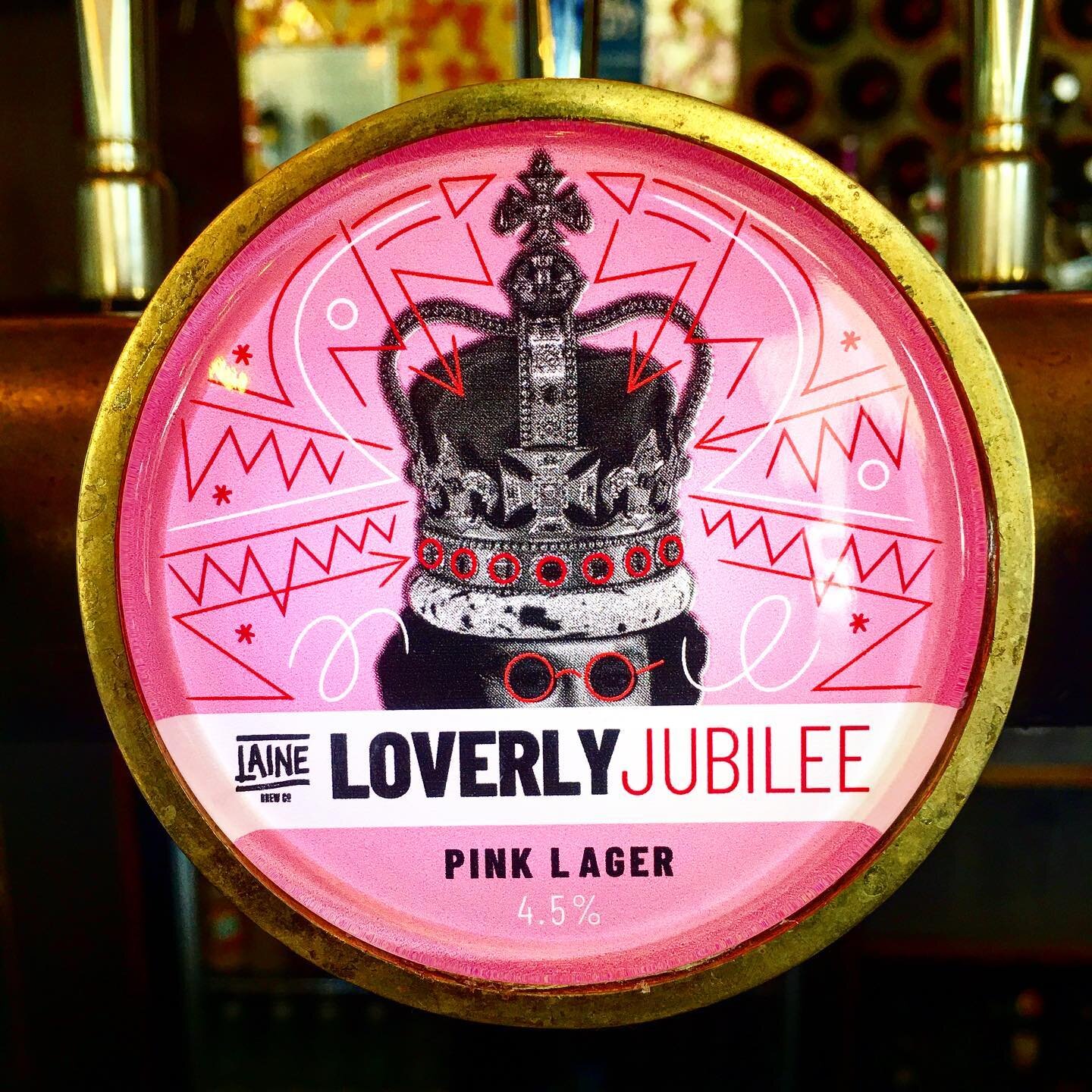 the jubilee bank holiday pink lager from @lainebrewco it&rsquo;s on!! 🍻😎 #brightonpubs #beergarden #pubfood #jubilee #bankholiday #pinklager