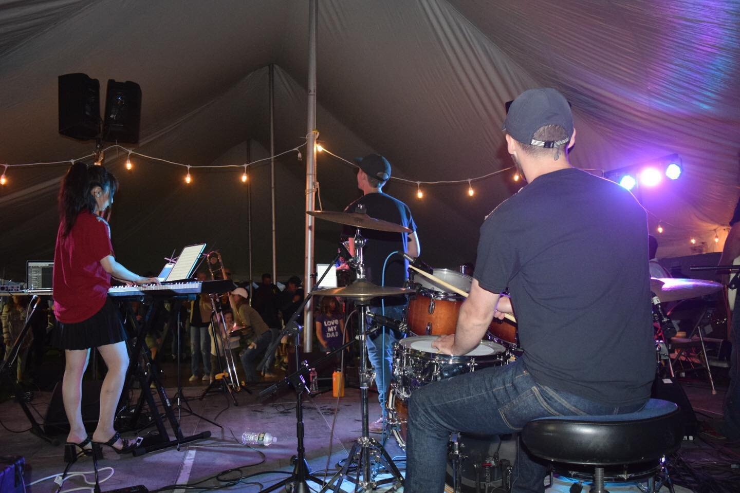 Friday 9/23, we head north to Bradford, VT to play @eastcoastvanbuilds 💥
.
.
.
UPCOMING SHOWS:
9/23 The Listening Room at @eastcoastvanbuilds, Bradford, VT
10/9 @earthskytime, Manchester, VT
11/4 Hometown show! Location TBA, MA
12/31 NYE show, locat