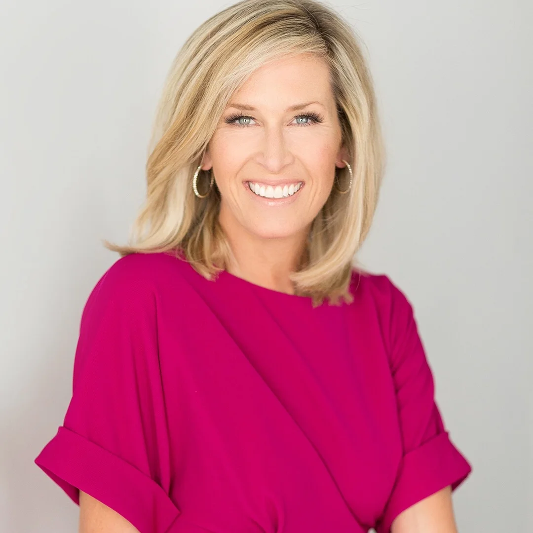 laura-evans-manatos.jpg