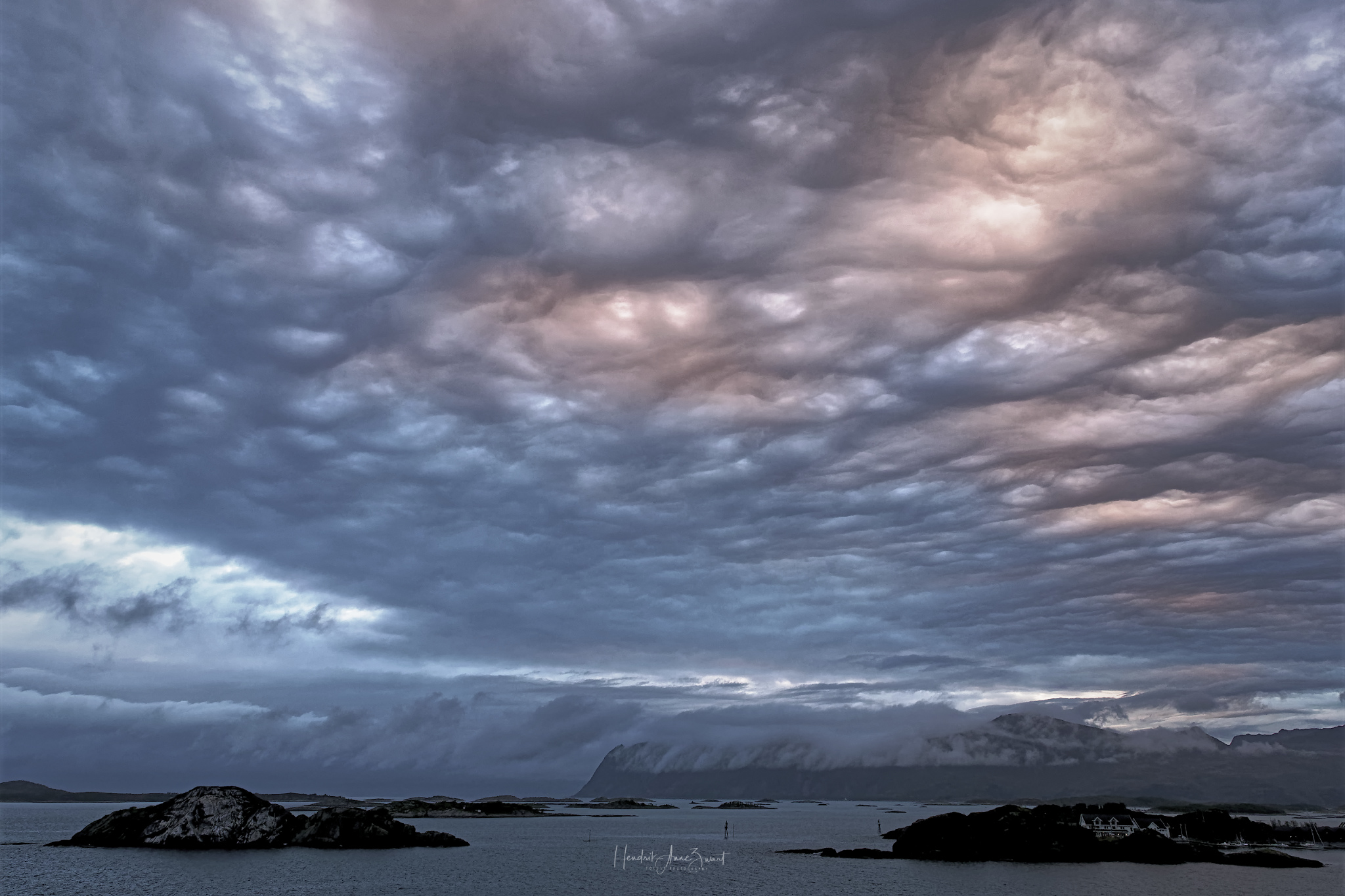 Nordic_Light_Senja_Hamn_Sunrise_Midnight_5.jpg