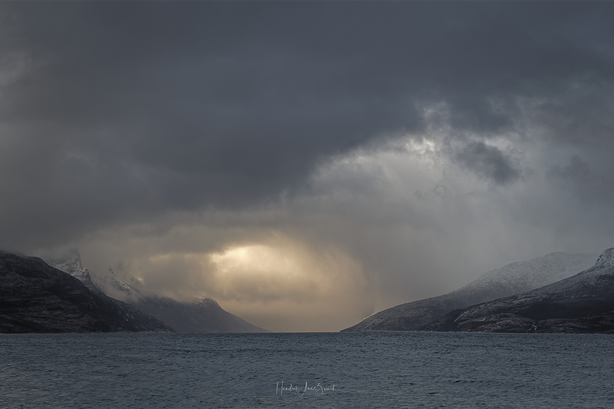 Nordic_Light_Steigen_Norfold_Storm_1.jpg