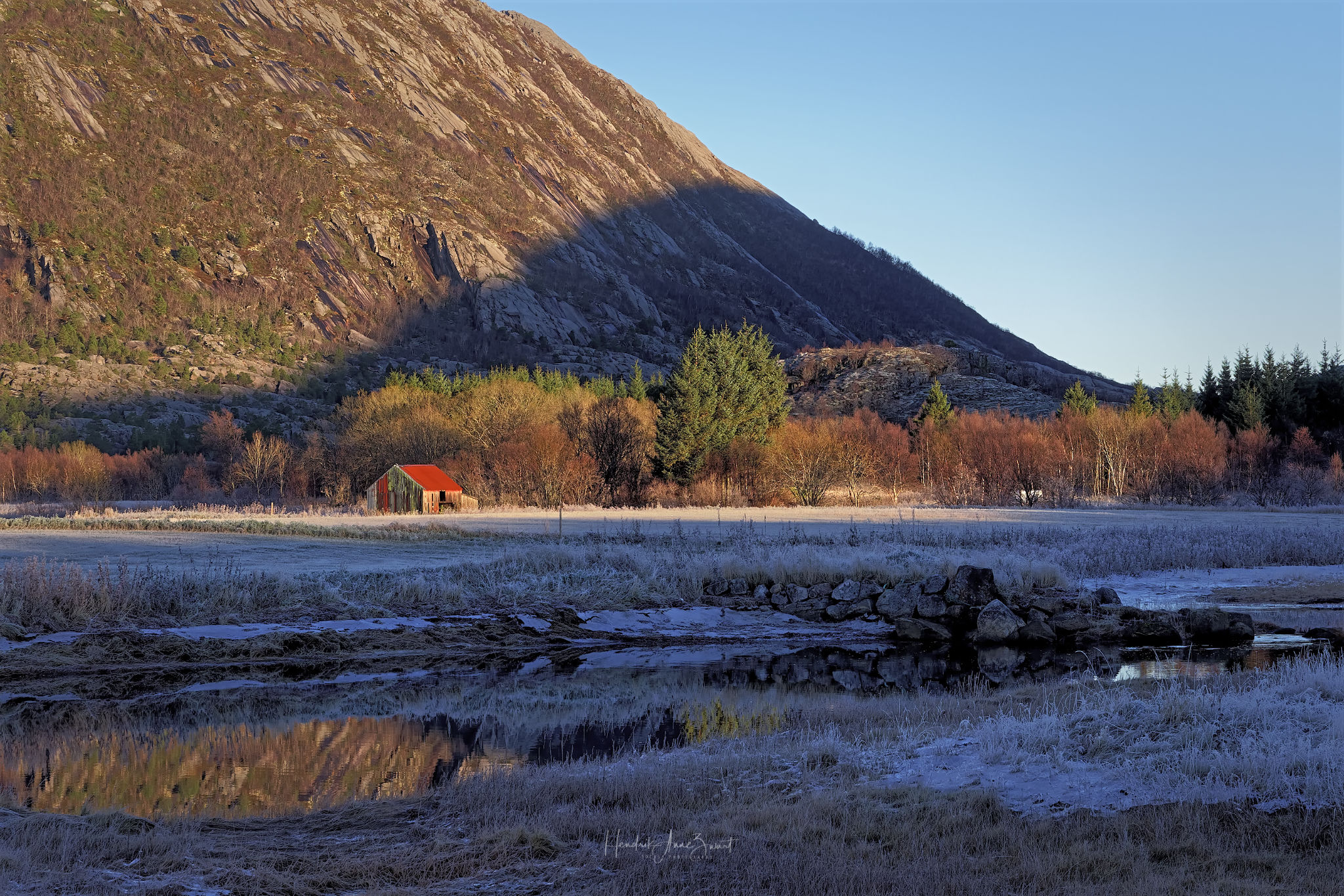 Nordic_Light_Lund_Steigen_Red_House_1.jpg