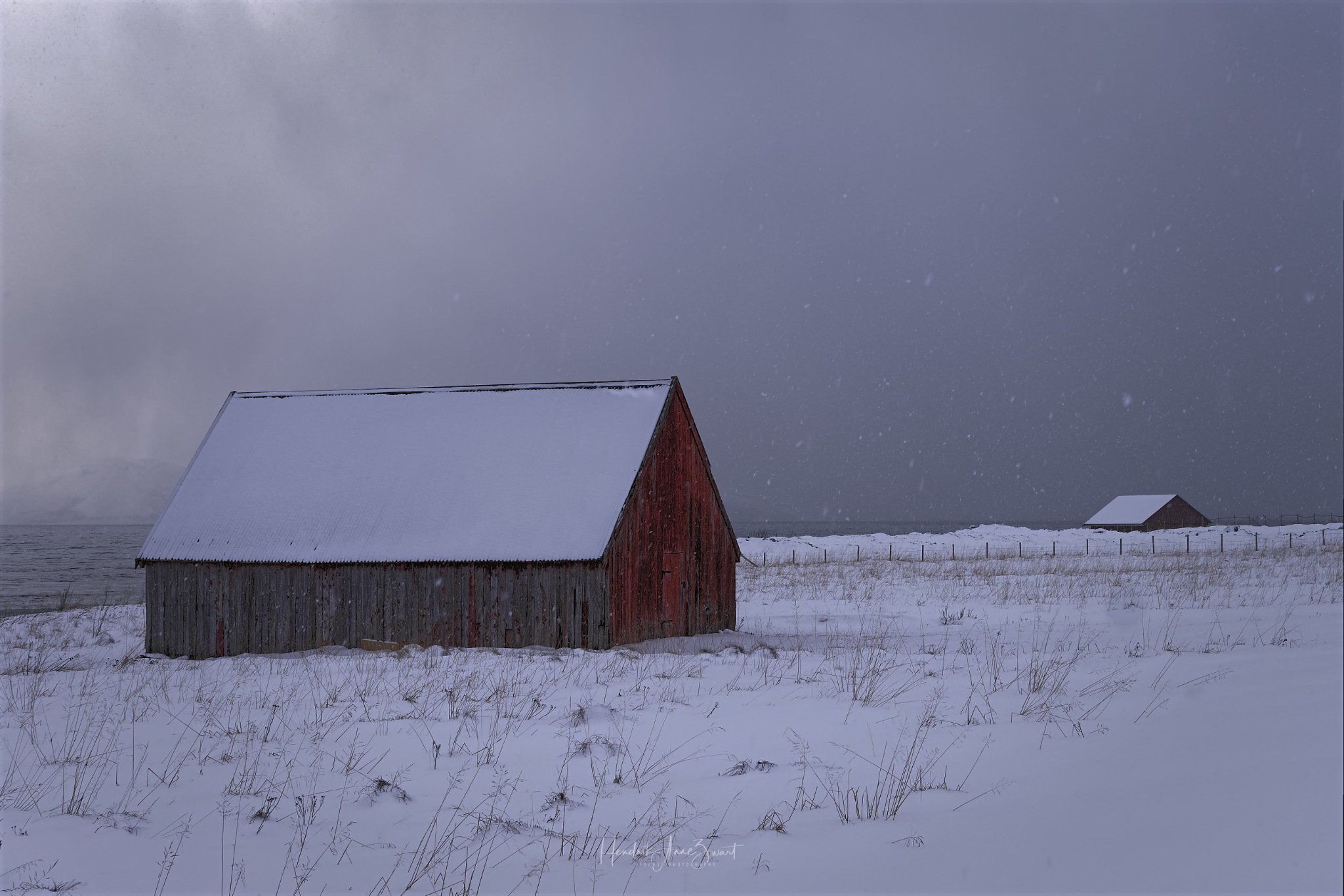 Grunnfjord_Norway_Red_House_1.jpg