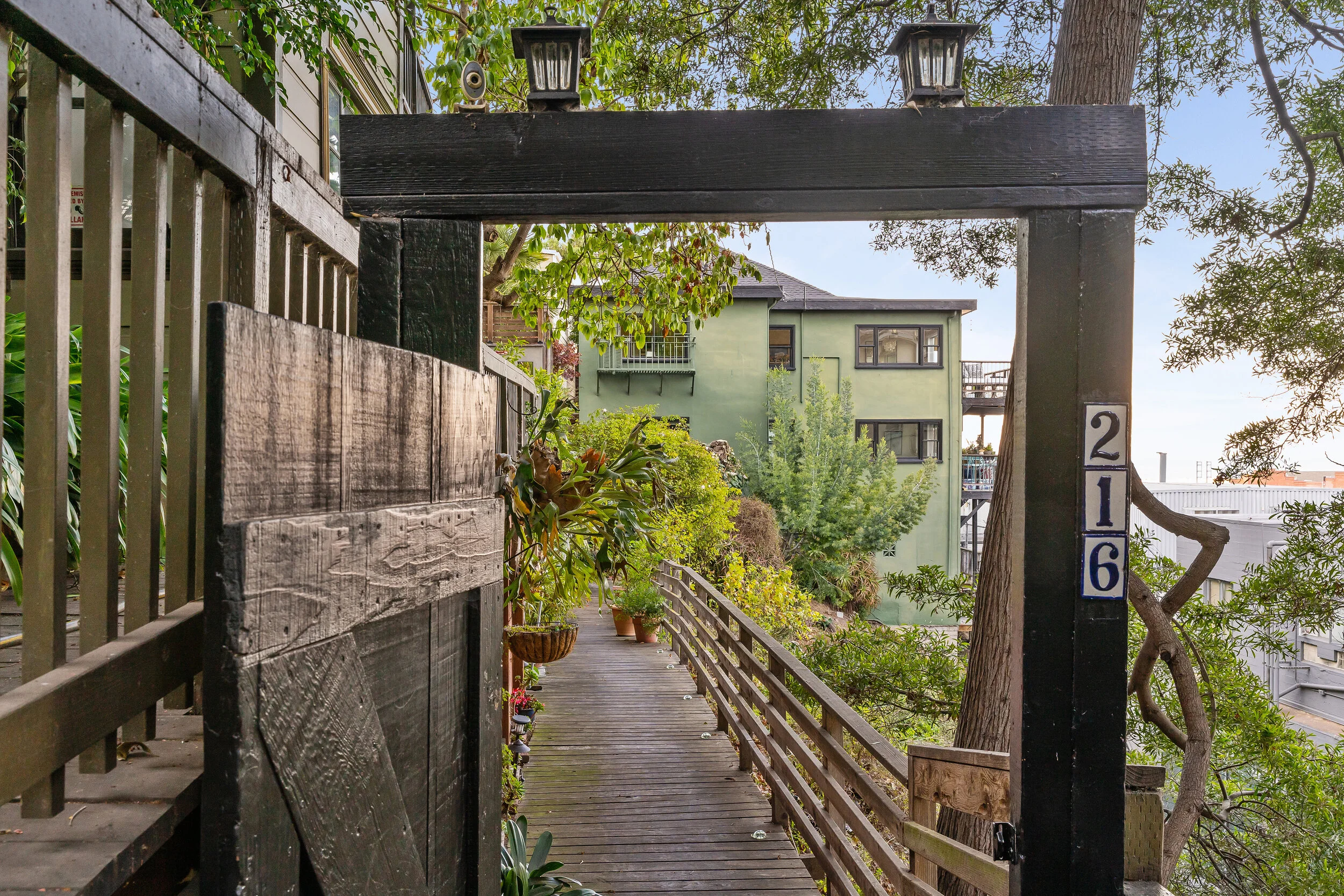 216-filbert-street-4.41150.p1k.01.print.jpg