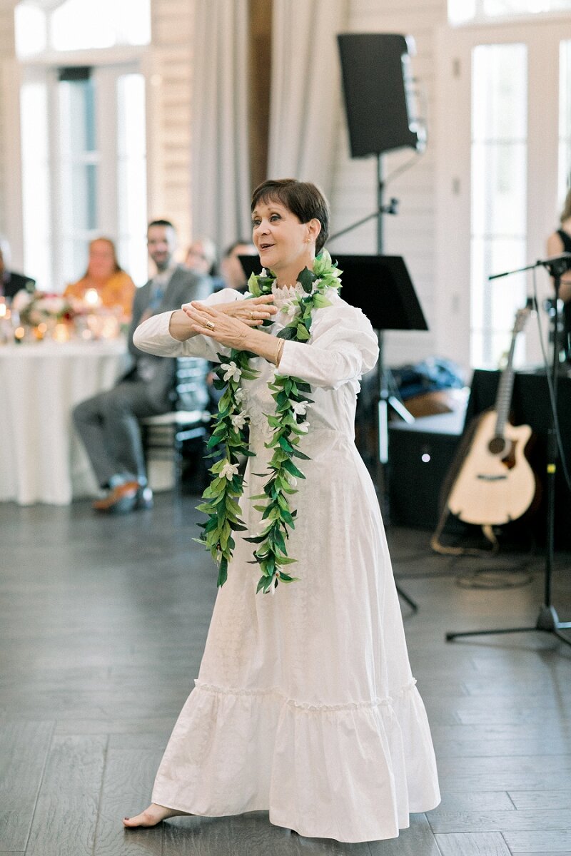 Traditional Hawaiian Wedding Hula