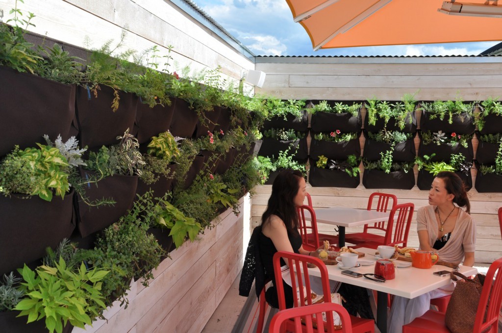 MoCos-Founding-Farmers-Patio-02.jpg