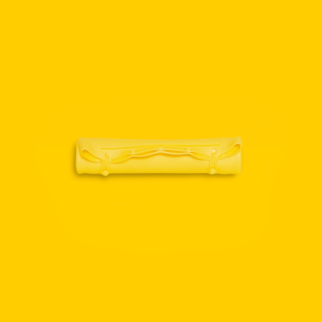 LUUMI_1080x1080_YellowPouchRollUp.gif