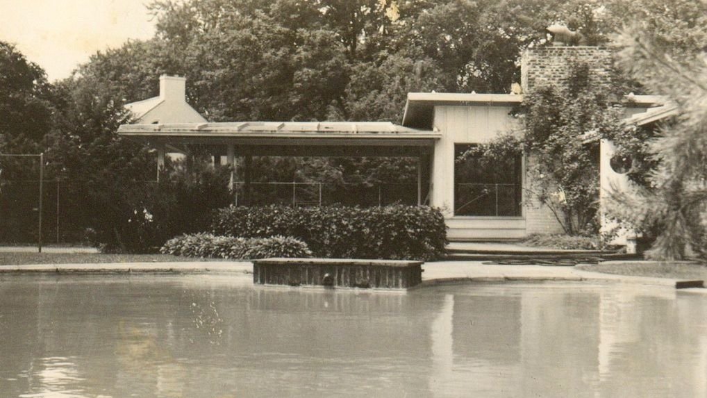 Morven Pool House, 1950. Douglas Family Photo Collection.