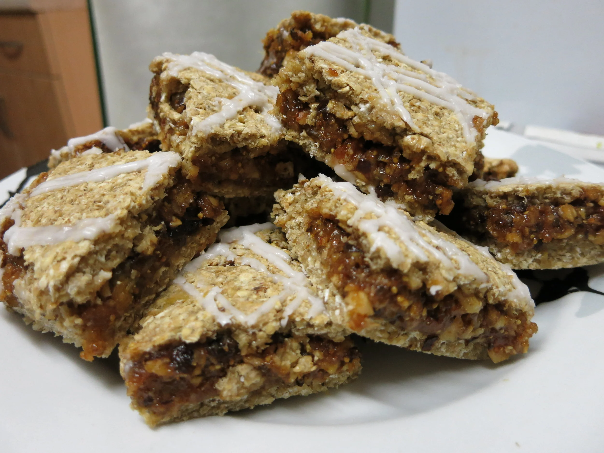 Supernoodlerach Chow's Down: Rustic Fig Rolls