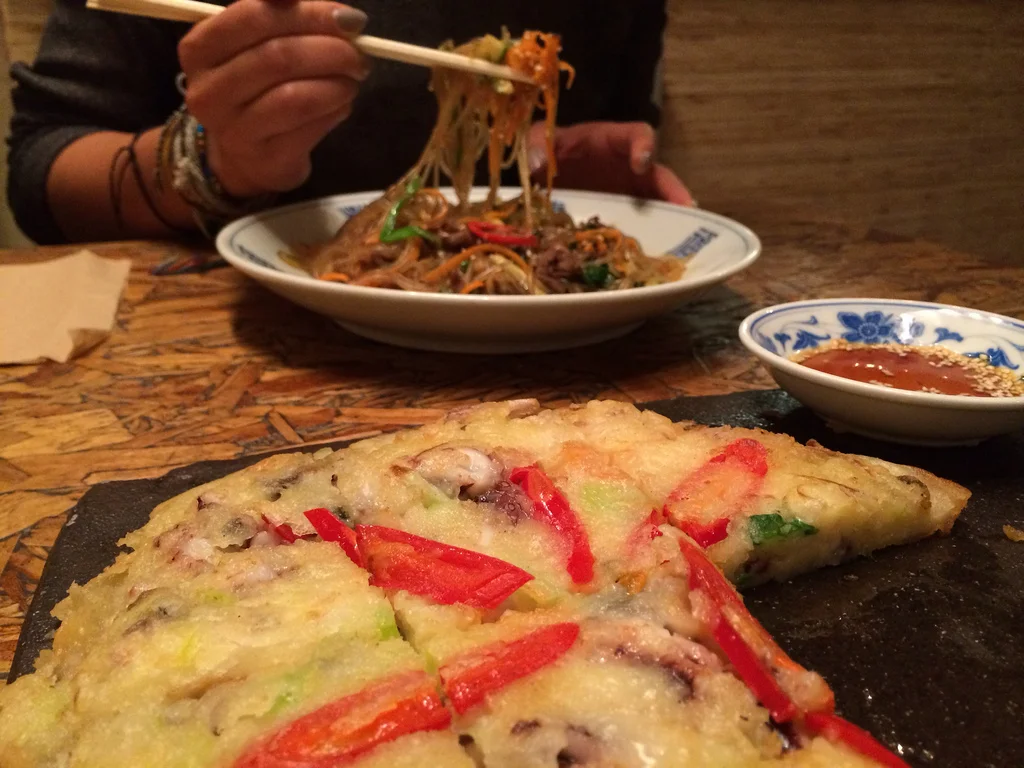 Hurwundeki - Korean Restaurant and a Hair Salon?