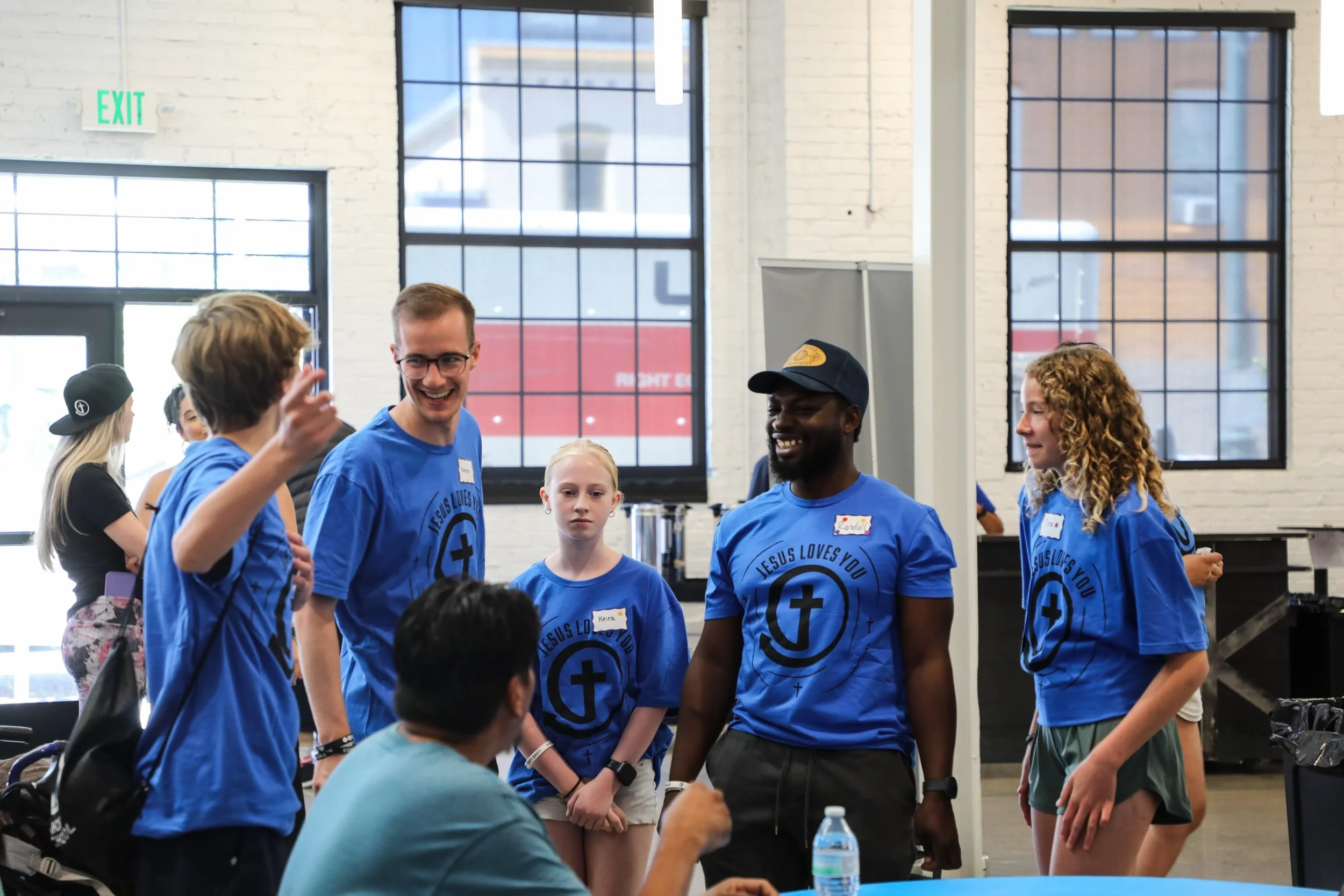Day#4 of Urban Immersion was a blast&hellip;
1. Serving at @recyclegodslovecolorado ♻️ and engaging with many men and women experiencing homelessness
2. Eating sack lunches and enjoying the skyline view at City Park 🏙️
3. Traveling through Denver on
