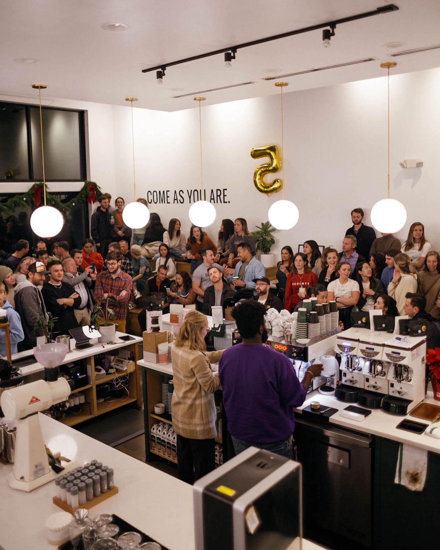 Throwback to the THROWDOWN! There was no better way to celebrate year 5. Thanks to all who attended and participated! 

TOP THREE:
🥇 @capp4tim (Jubala)
🥈 Andrew (Jubala)
🥉 @oliviakgwyn (Fount)

SPONSORS:
@counterculturecoffee @blackwhiteroasters @