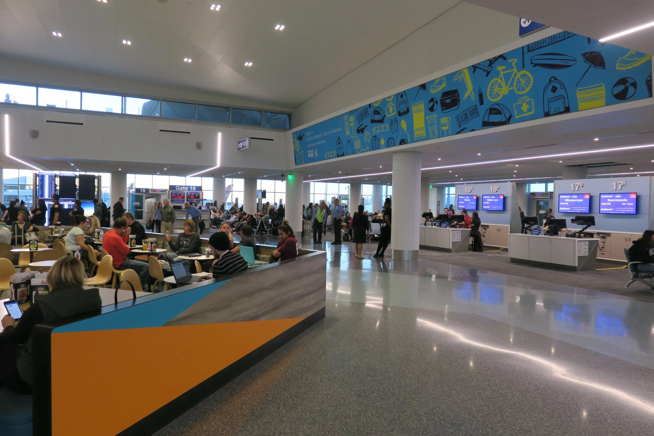Terminal 1 Gates 17-18.JPG
