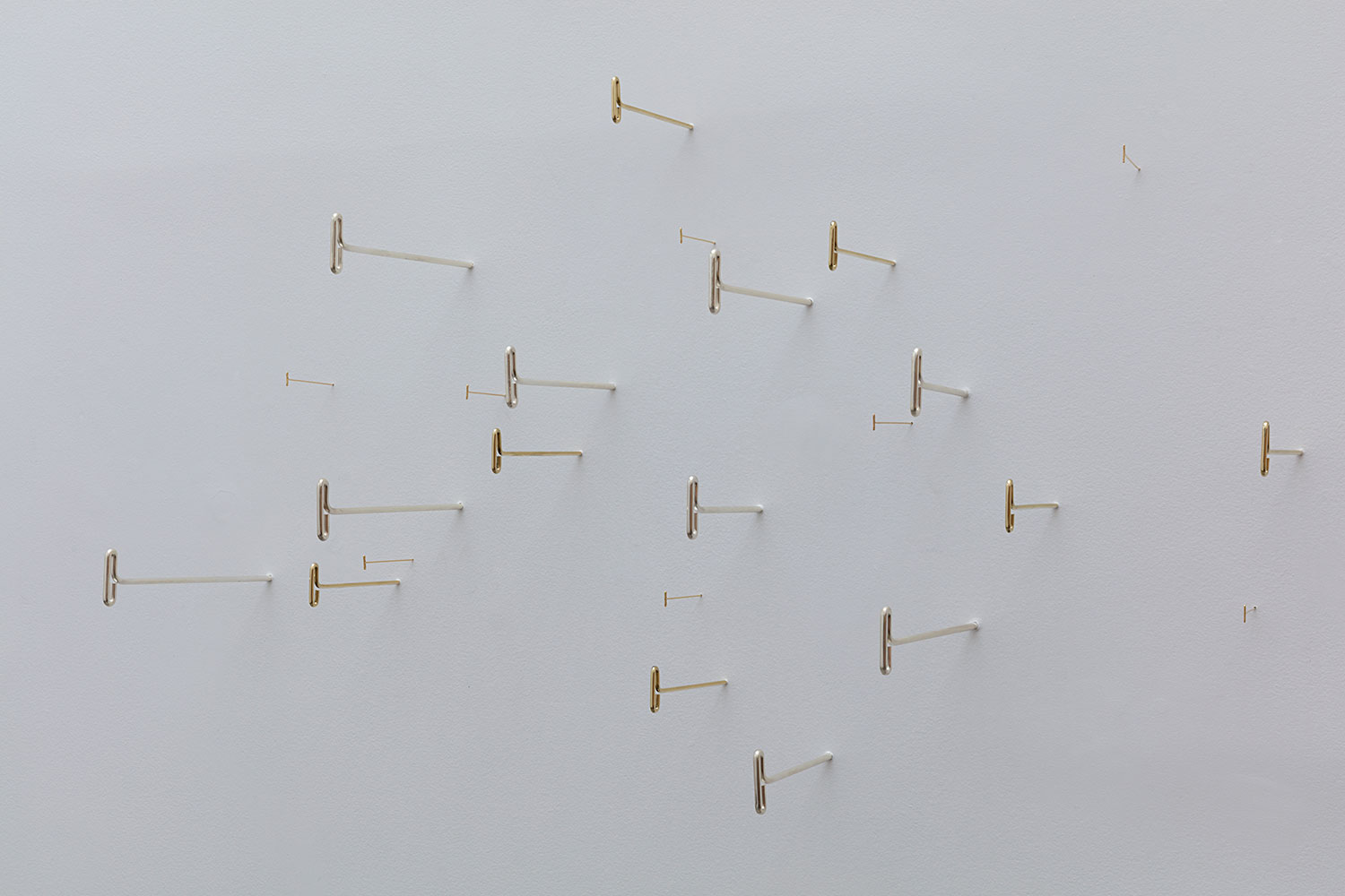 lv_18_pins_02.jpg