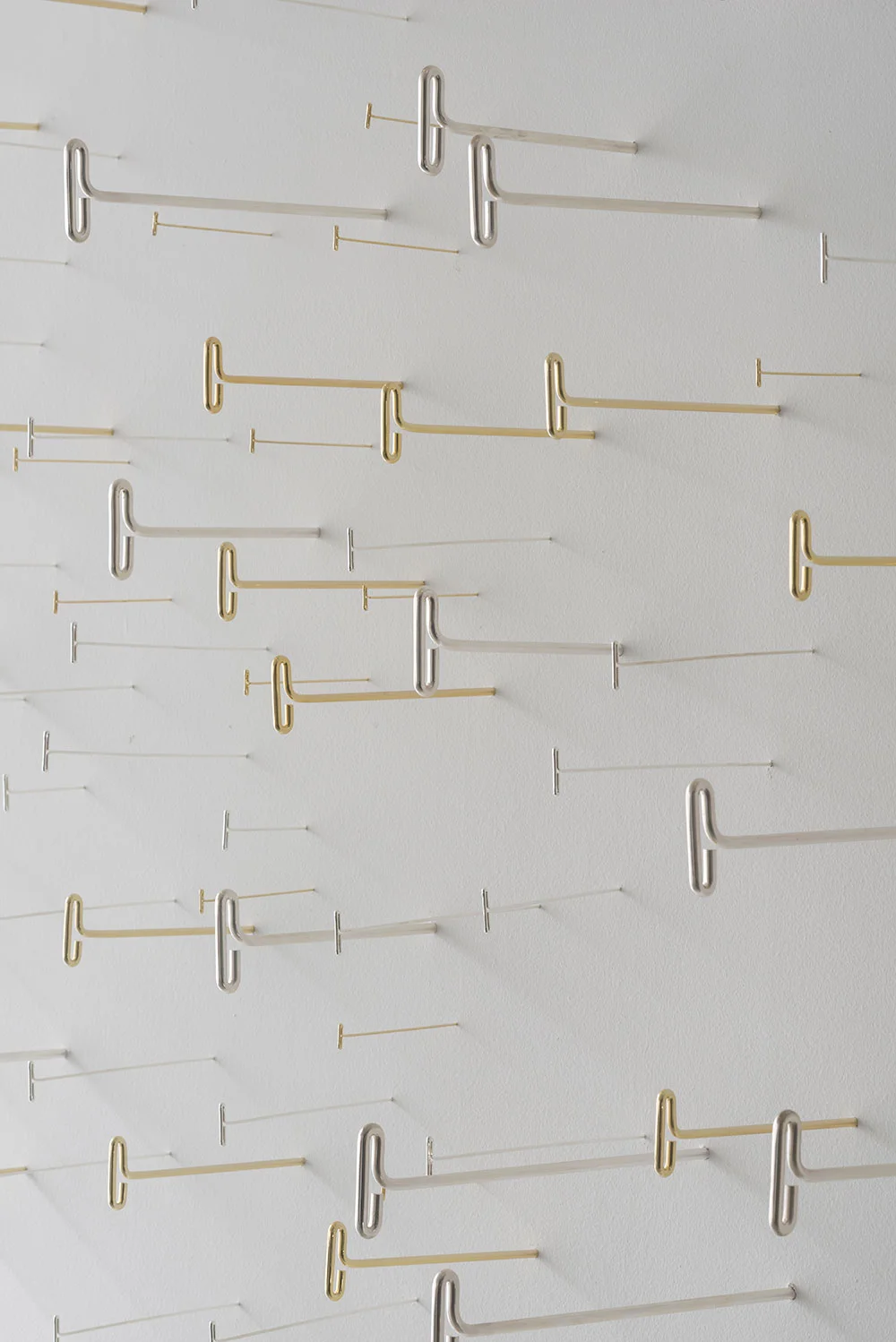 lv_18_pins_06.jpg