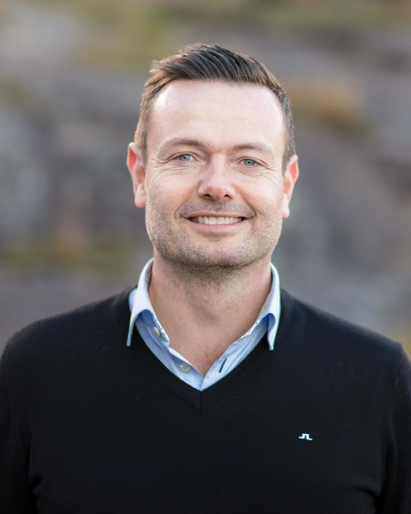 Kenneth Kårikstad Managing Director ➤ Kristiansand (Sør Arena) ☎ +47 905 41 990 ✉ kenneth@advantek.no
