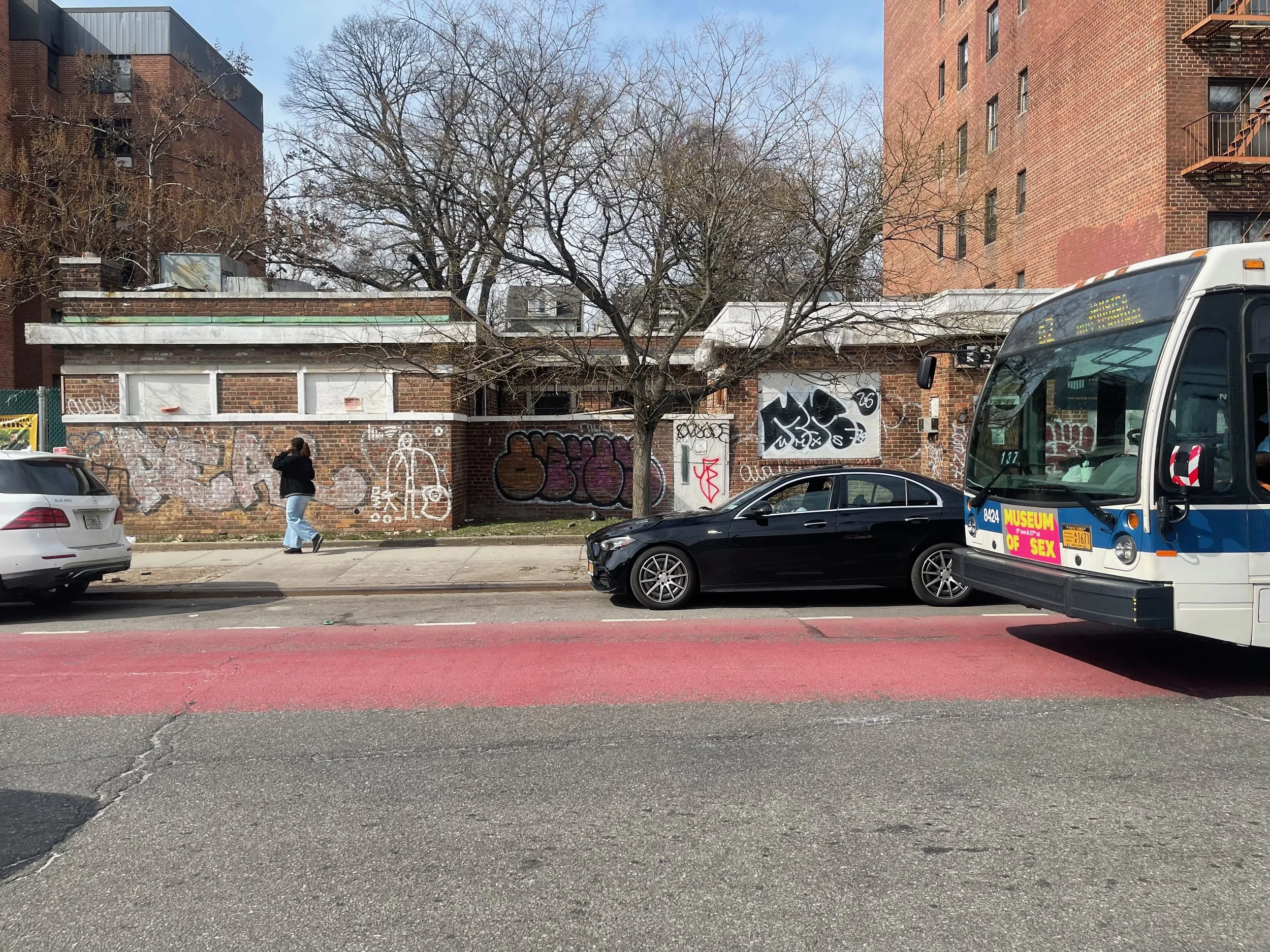 Hillside Avenue, Jamaica Estates - Queens, NYC