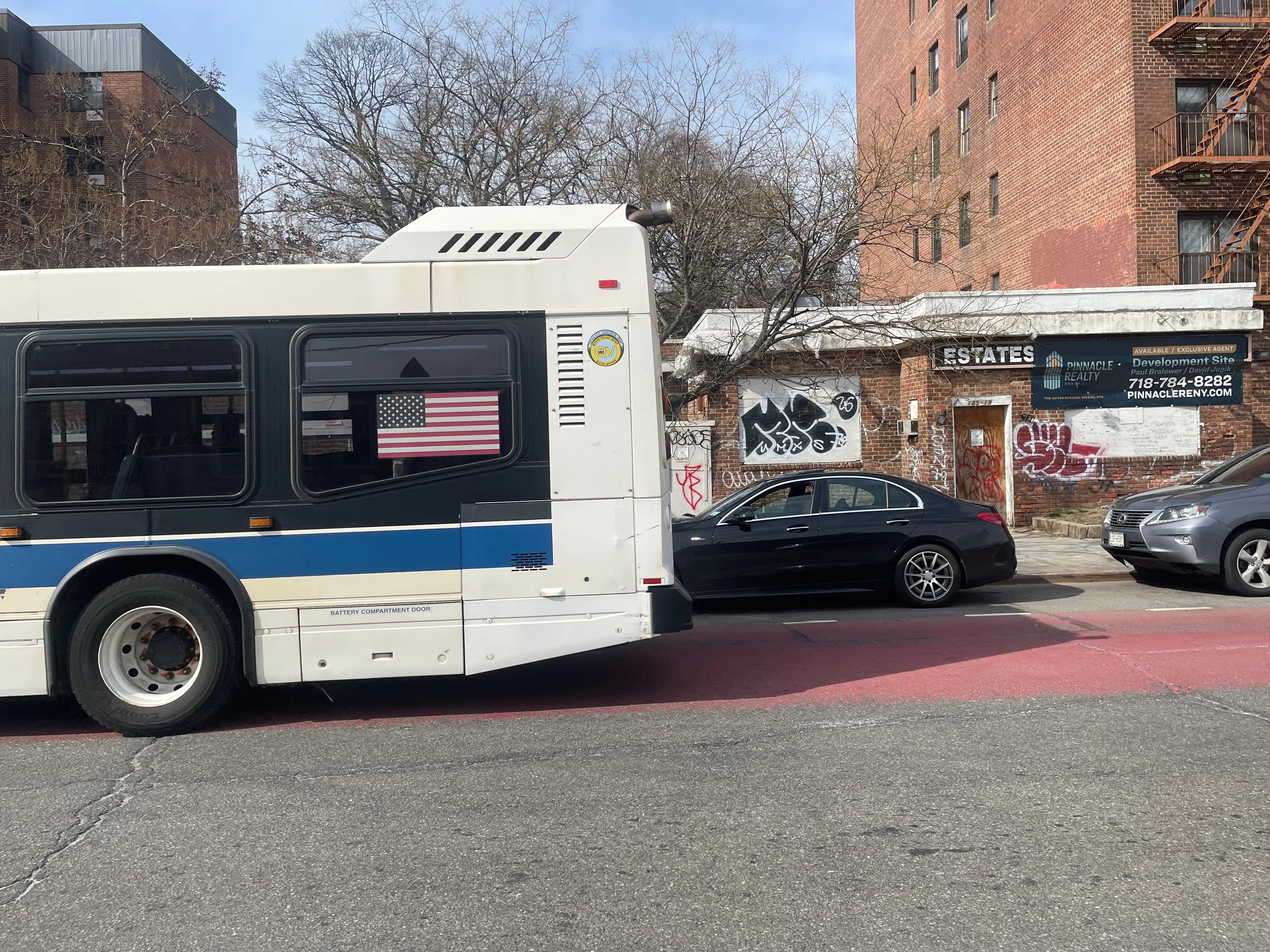 Hillside Avenue, Jamaica Estates - Queens, NYC