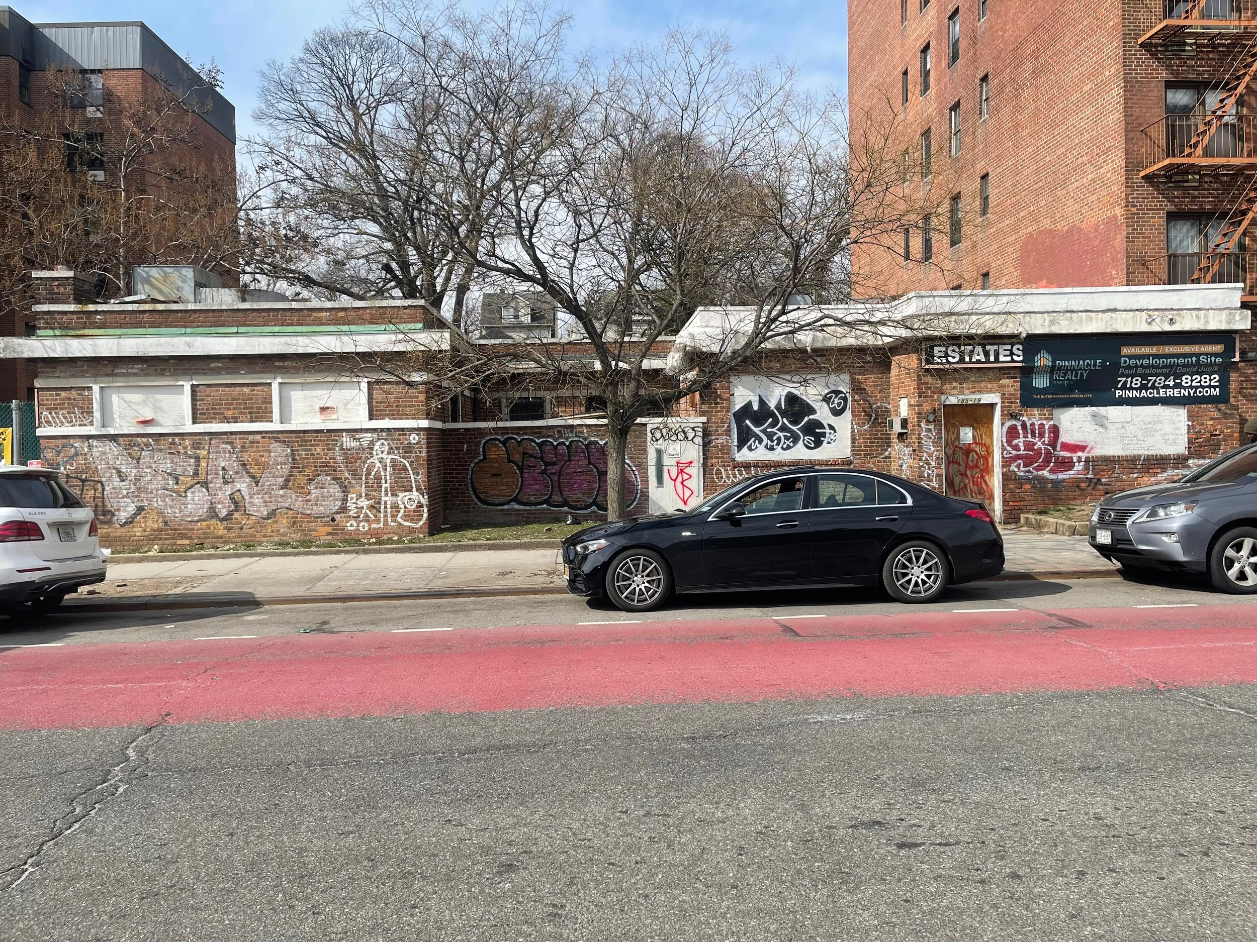 Hillside Avenue, Jamaica Estates - Queens, NYC