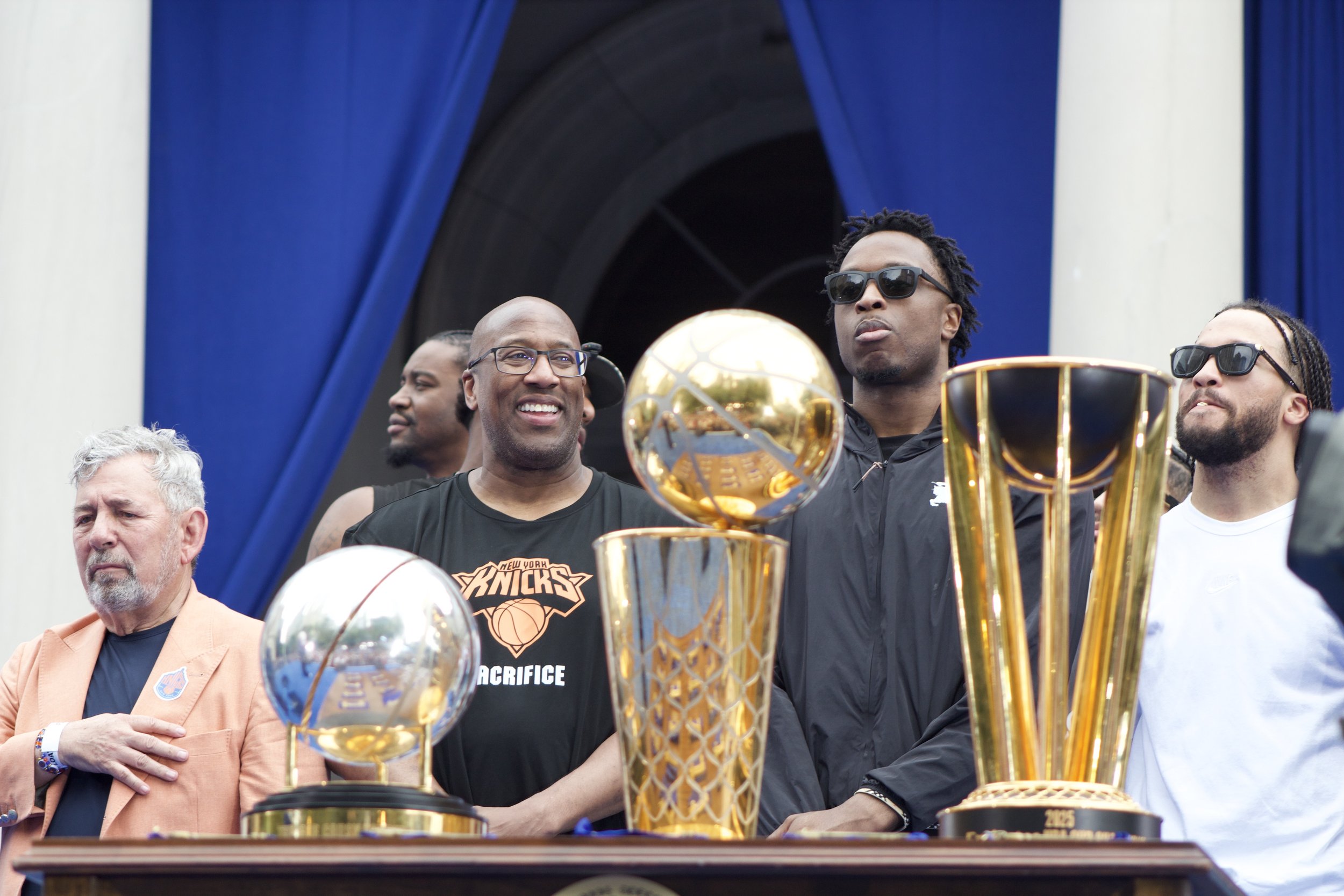 James Dolan, Mike Brown, Ogugua "OG" Anunoby, Jalen Brunson (front row L->R), Mitchell Robinson (2nd row L)