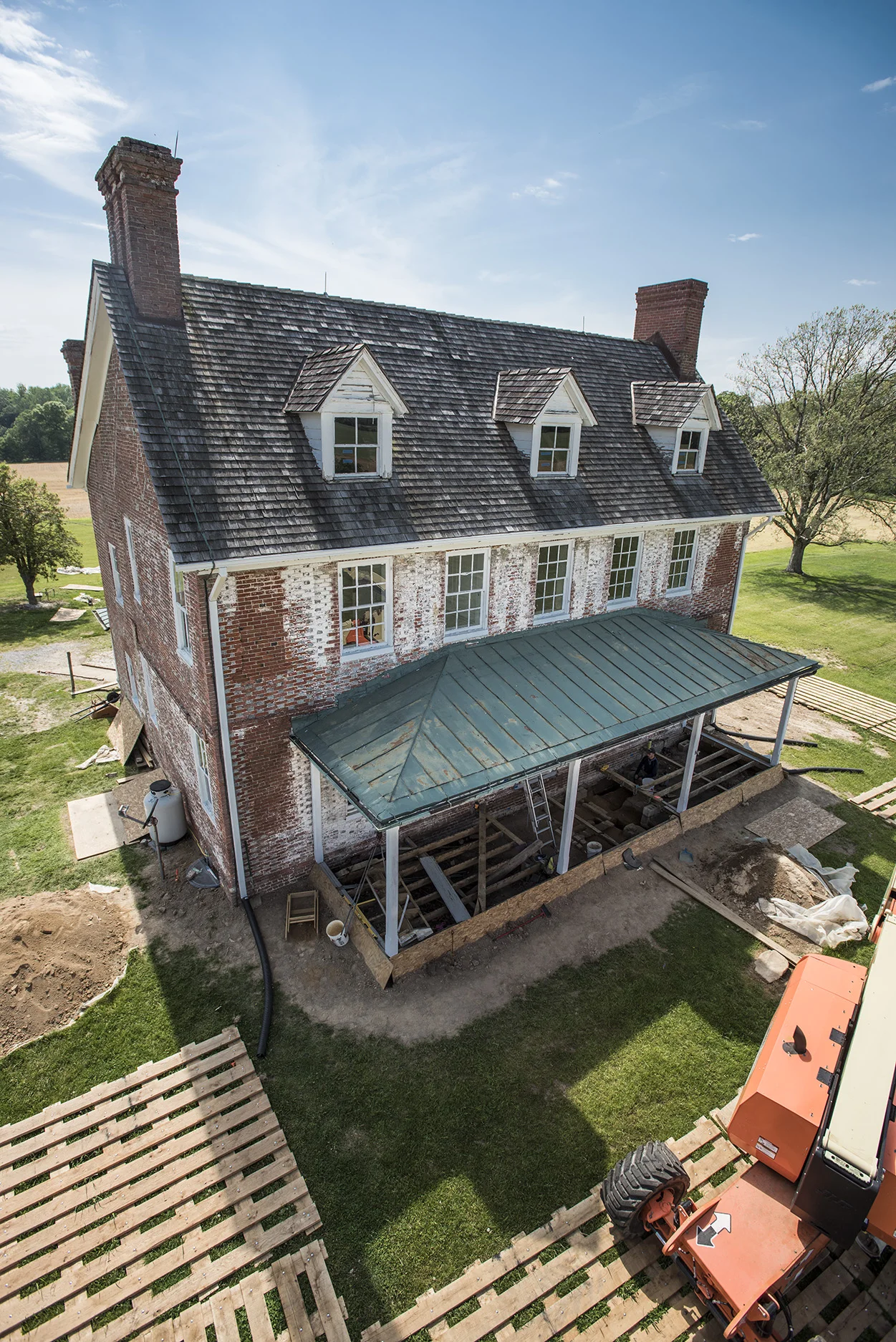 Cloverfields as of August 2018: A Master Mason Reads the Walls