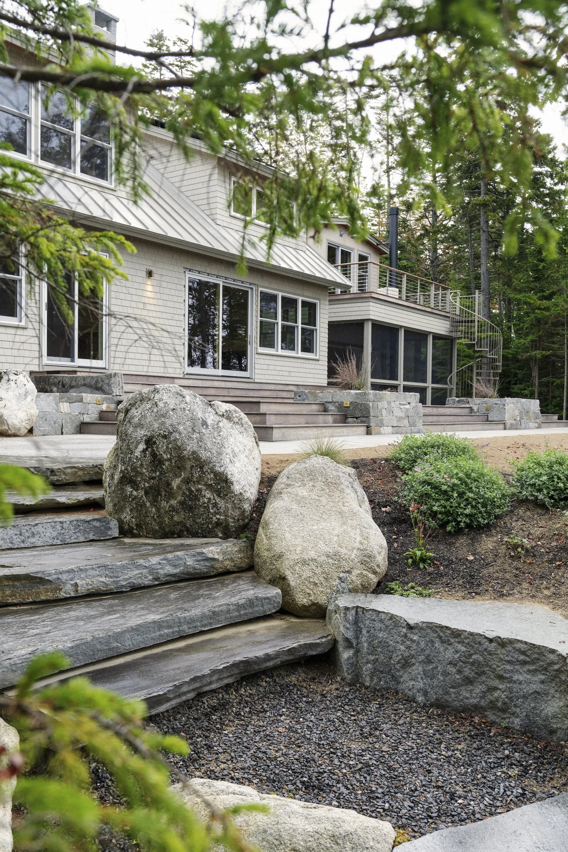 granite walls, stone steps, bouders in maine joe norton stoneworks