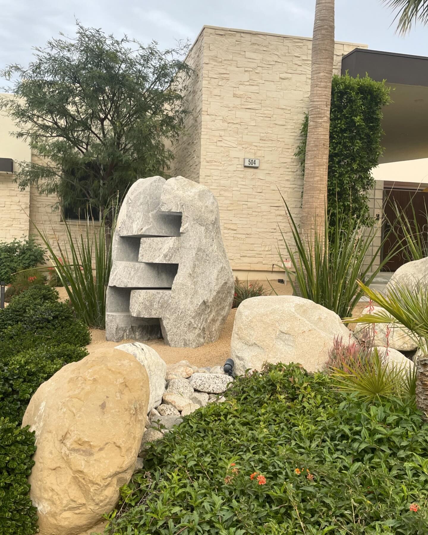 I&rsquo;ve admired the work of @rockartist1 for a long time and was excited to encounter two of his sculptures unexpectedly on a walk. 

#stonesculpture 
#palmspringsarchitecture