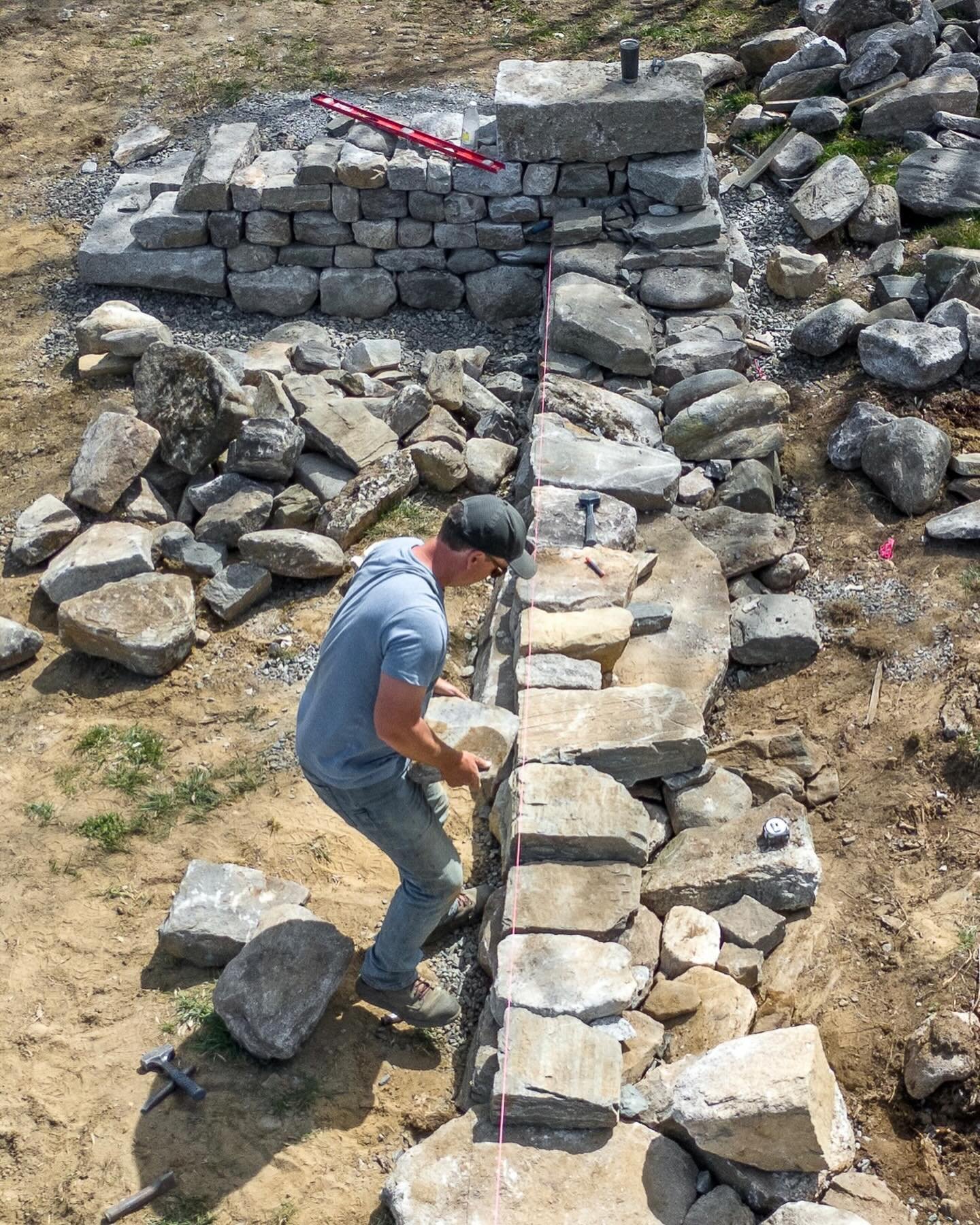 Having fun with @stonefirfolk this week 

#stonedesign 
#stonework 
#drystonewalling 
#mainegarden